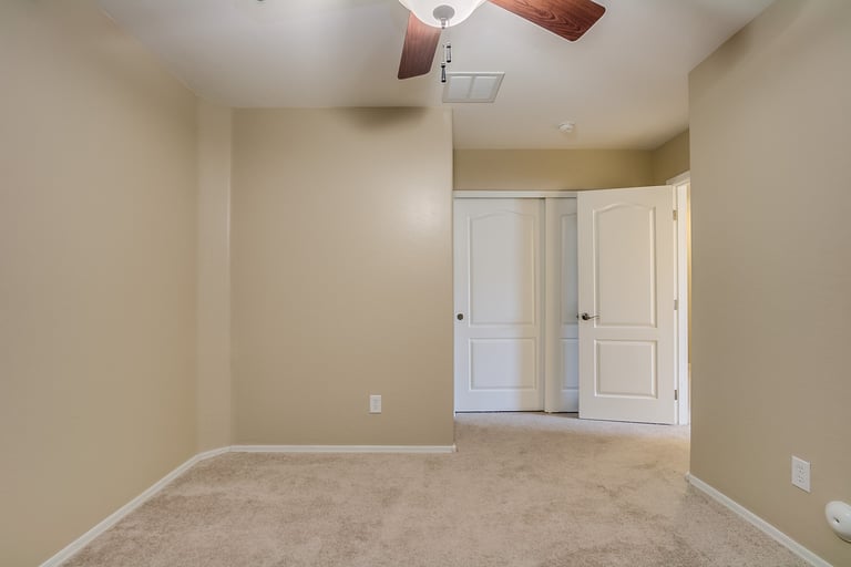 Photo 17 of 34 - 2230 E Wayland Dr, Phoenix, AZ 85040