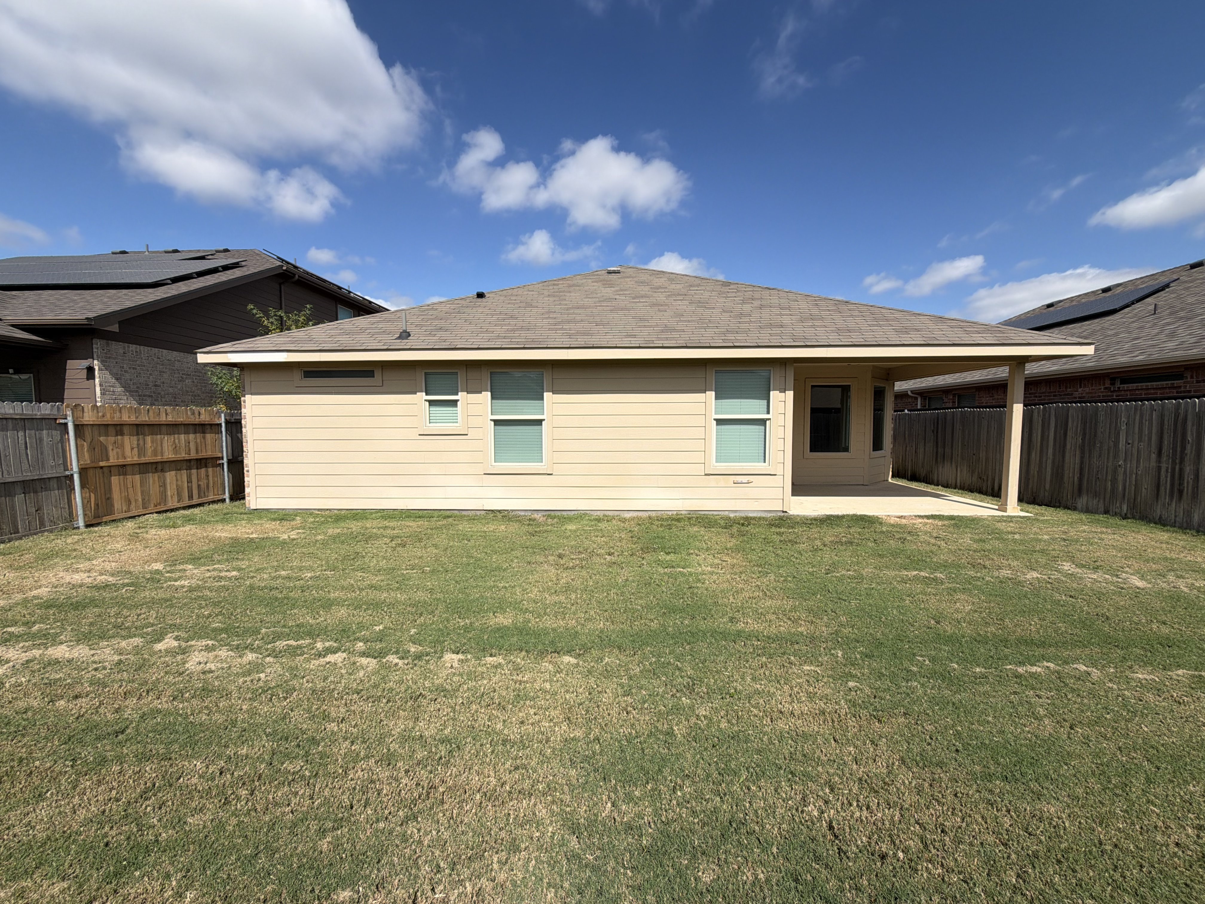 Photo 5 of 23 of 2637 Gains Mill Dr, Fort Worth, TX