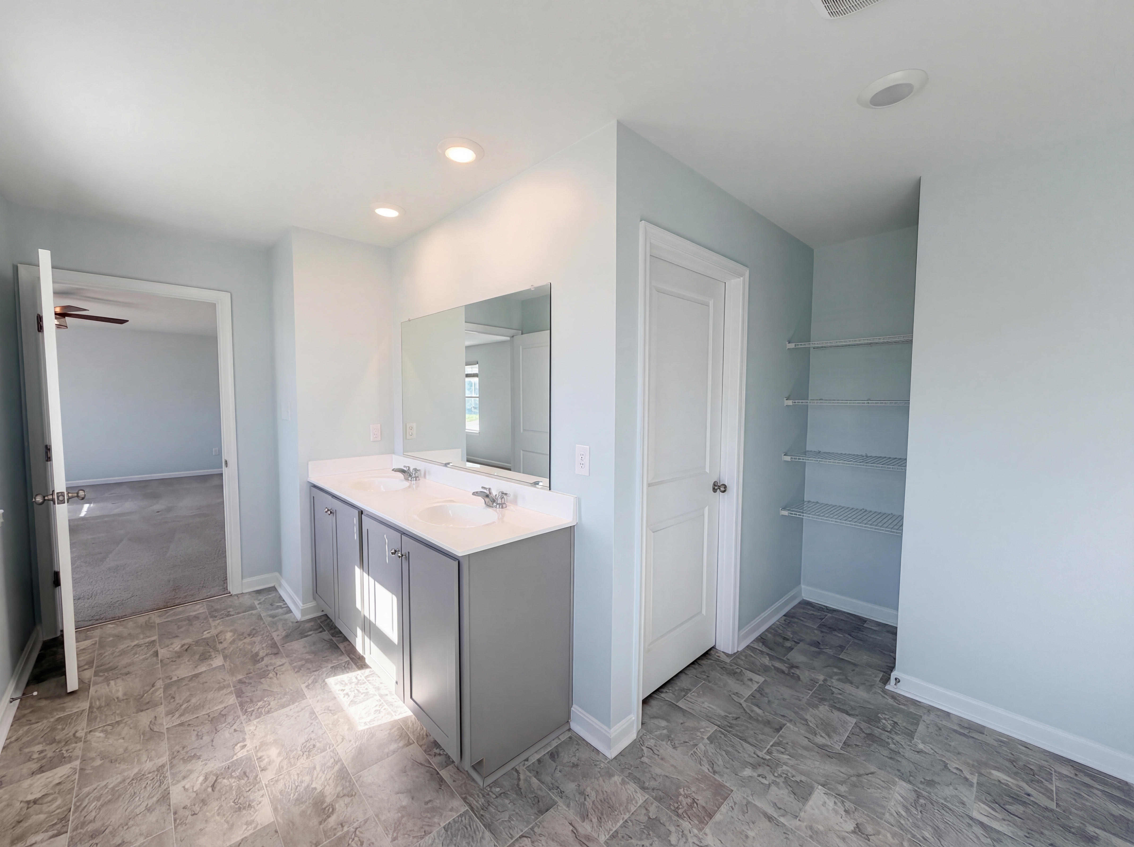 Photo 14 of 22 of 6454 Faulkner Dr, North Chesterfield, VA