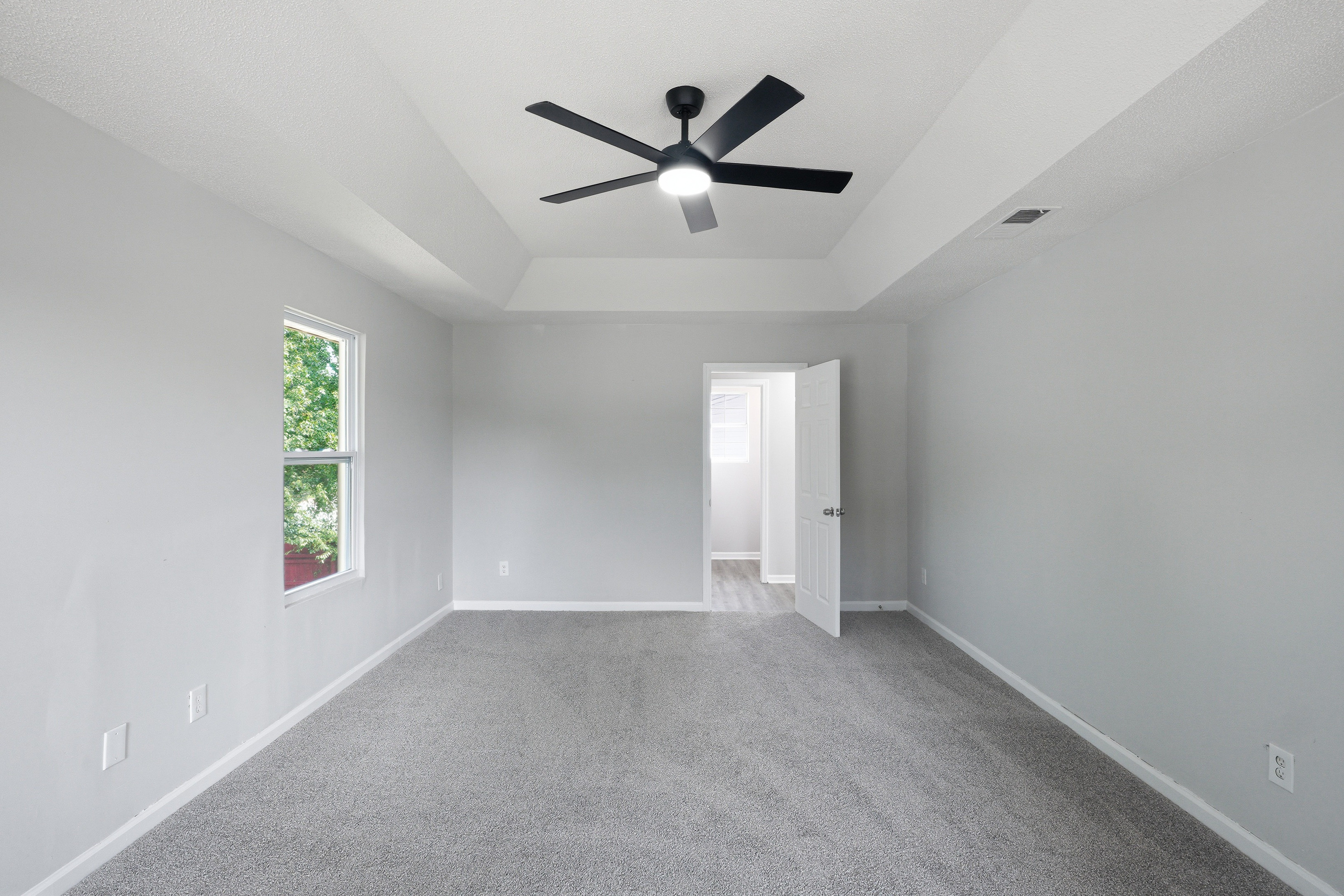 Photo 15 of 33 of 2124 Hairston Creek Pkwy, Decatur, GA