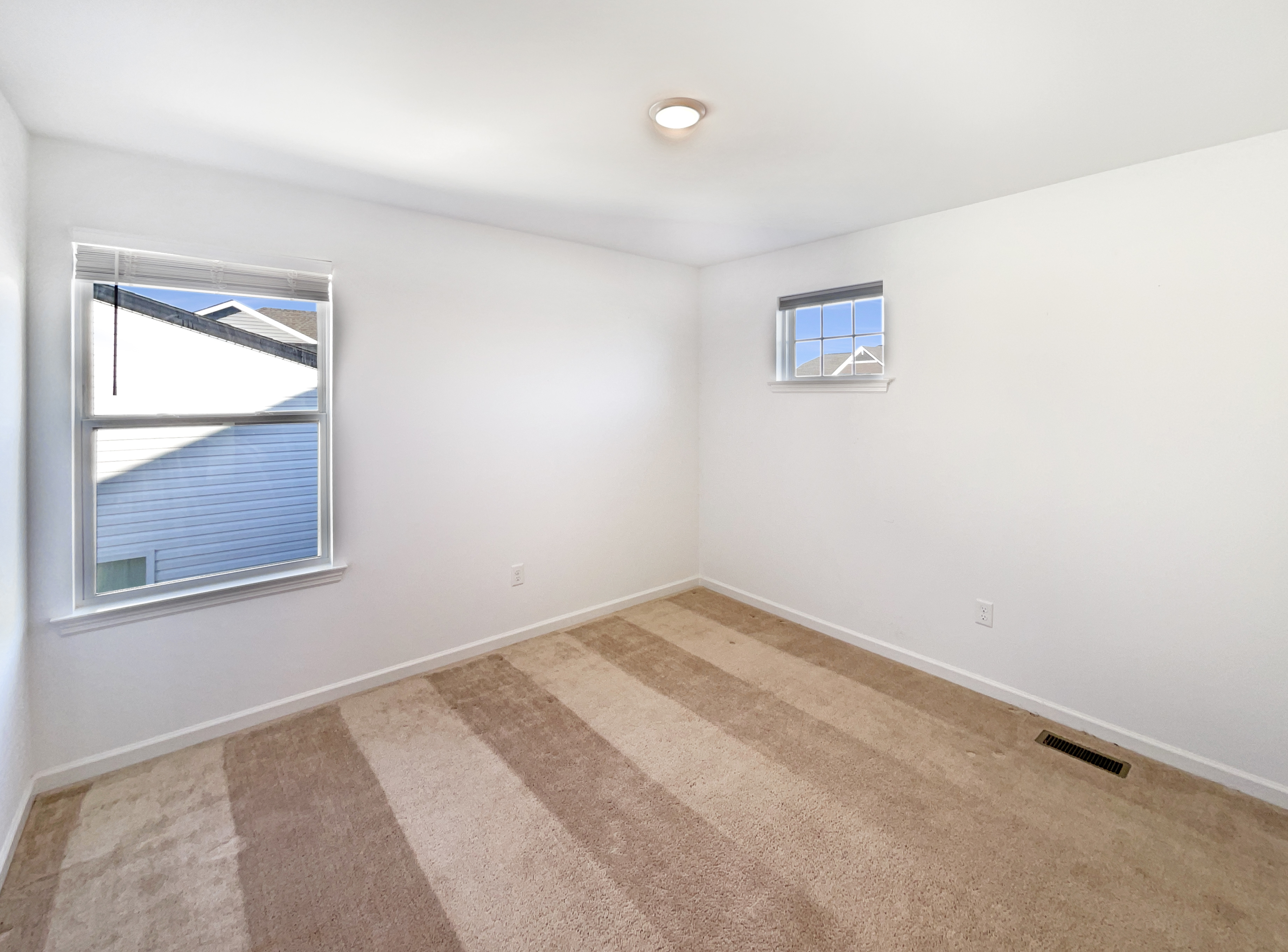 Photo 4 of 23 of 1561 Misty River Dr, Saint Paul, MO