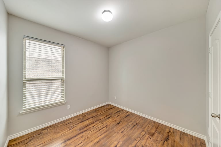 Photo 21 of 26 - 8737 Stone Valley Dr, Fort Worth, TX 76244