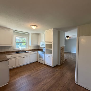 Property photo 2 of 424 Lancaster Rd