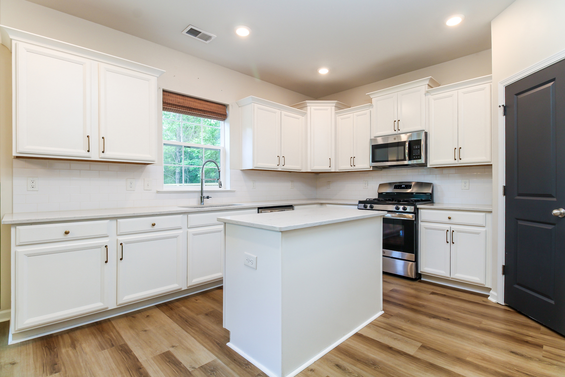 Photo 16 of 22 of 1006 Mossy Rock Dr, Summerville, SC