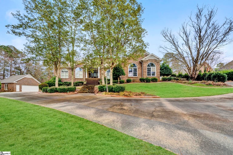 302 Country Club Dr, Laurens, SC 29360 Opendoor