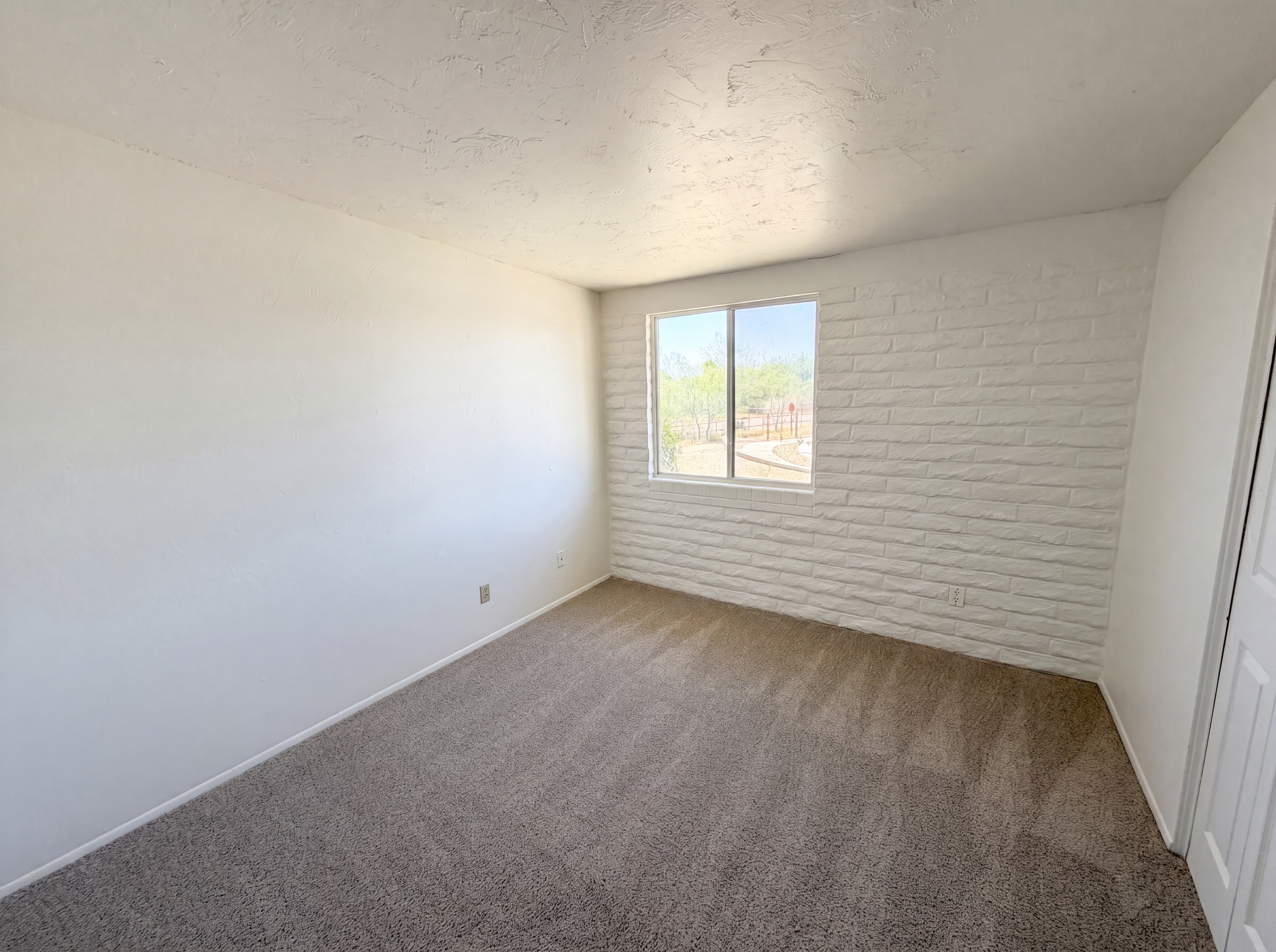 Photo 4 of 23 of 1525 S Renee Pl, Tucson, AZ