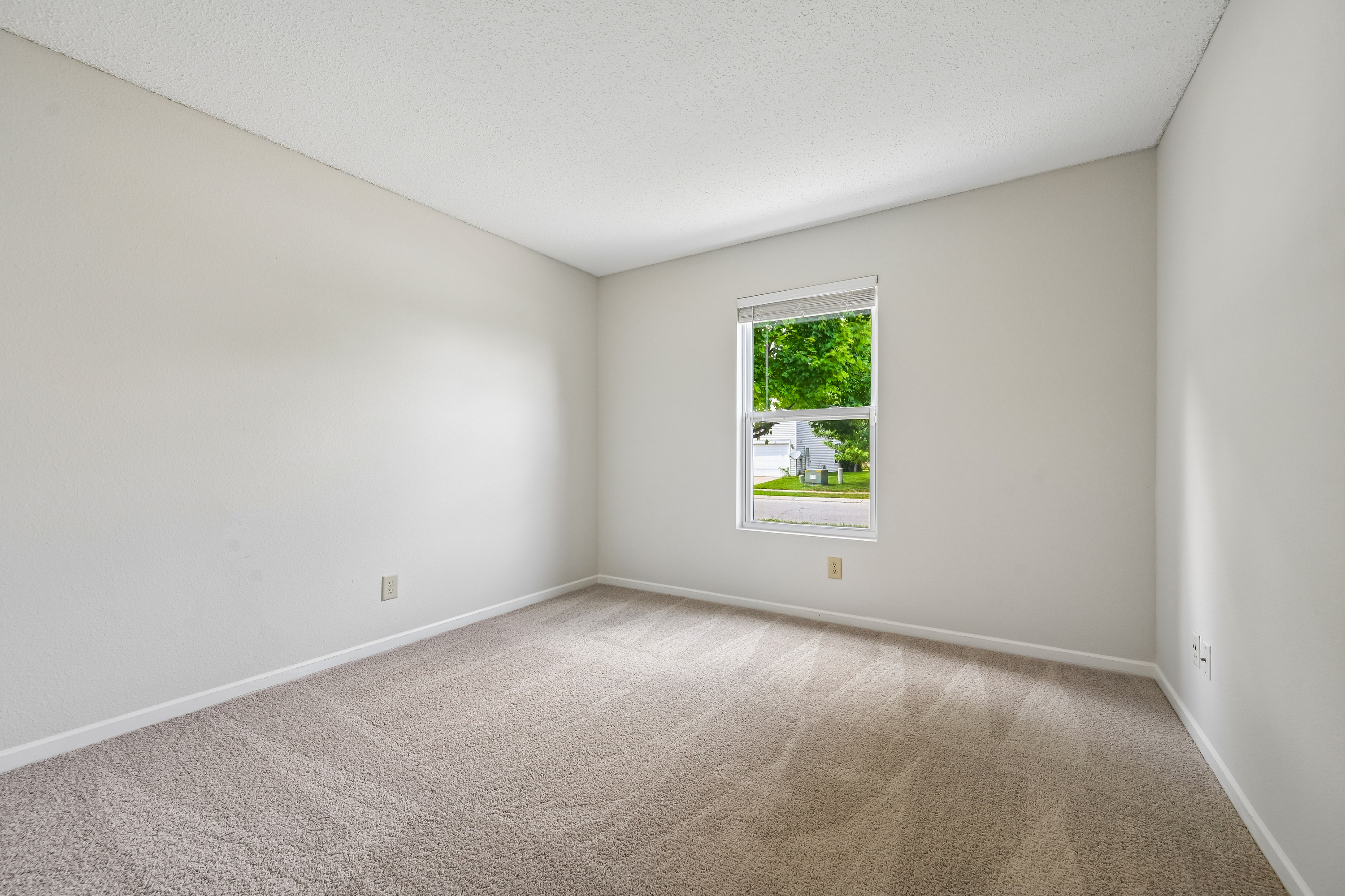 Photo 11 of 29 of 11355 Congaree Way, Indianapolis, IN