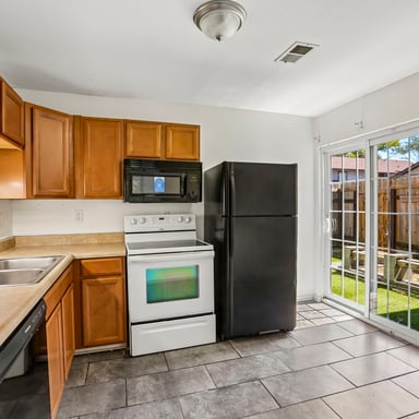 Property photo 2 of 2725 Flintlock Pl