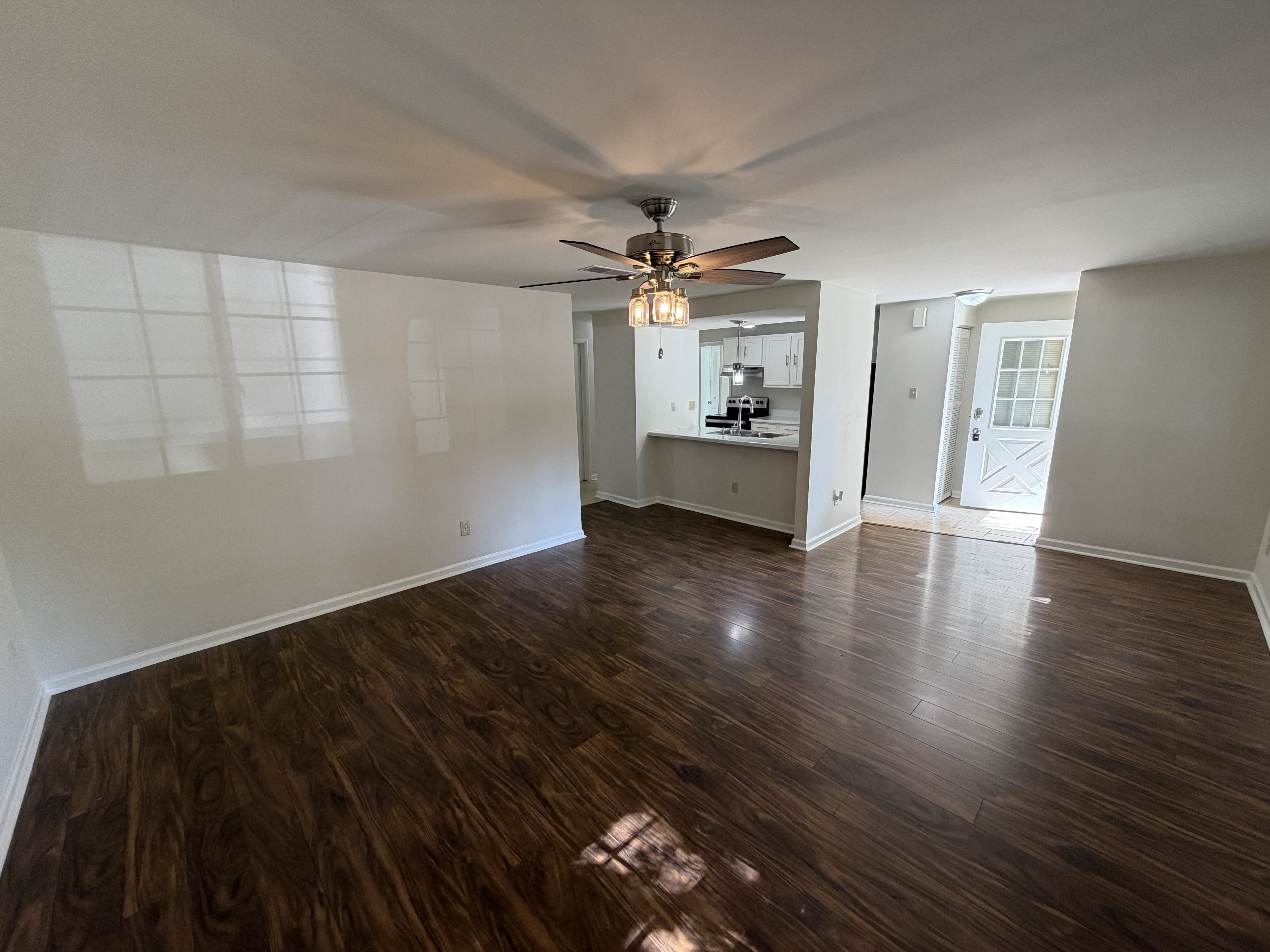 Photo 9 of 18 of 3618 Gustar Ct, Charlotte, NC