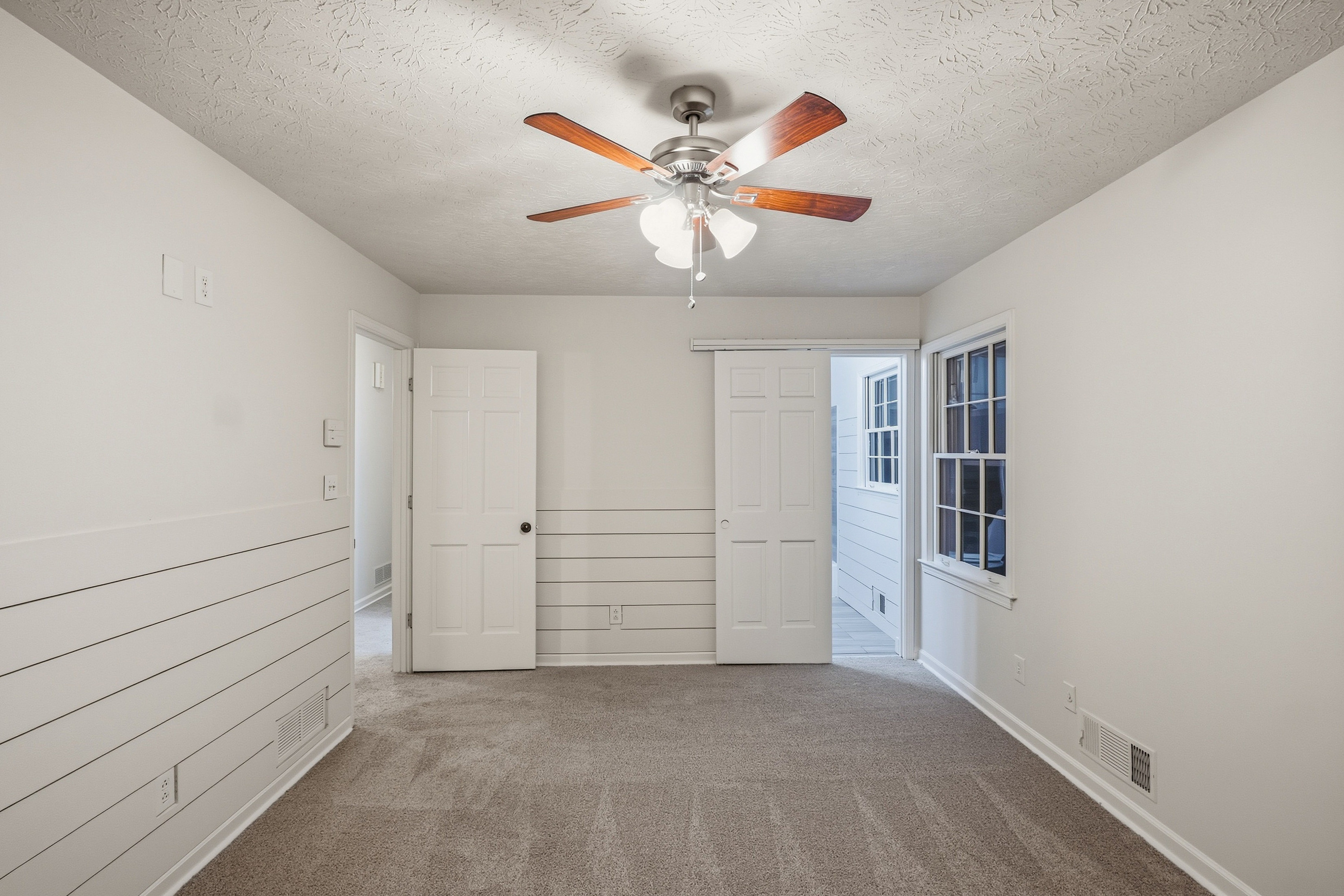 Photo 4 of 27 of 4222 King James Ct, Snellville, GA