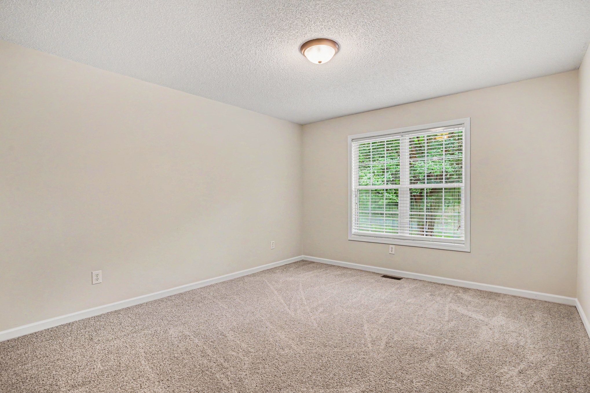 Photo 4 of 21 of 2466 Wilderness Ln, Lenoir, NC