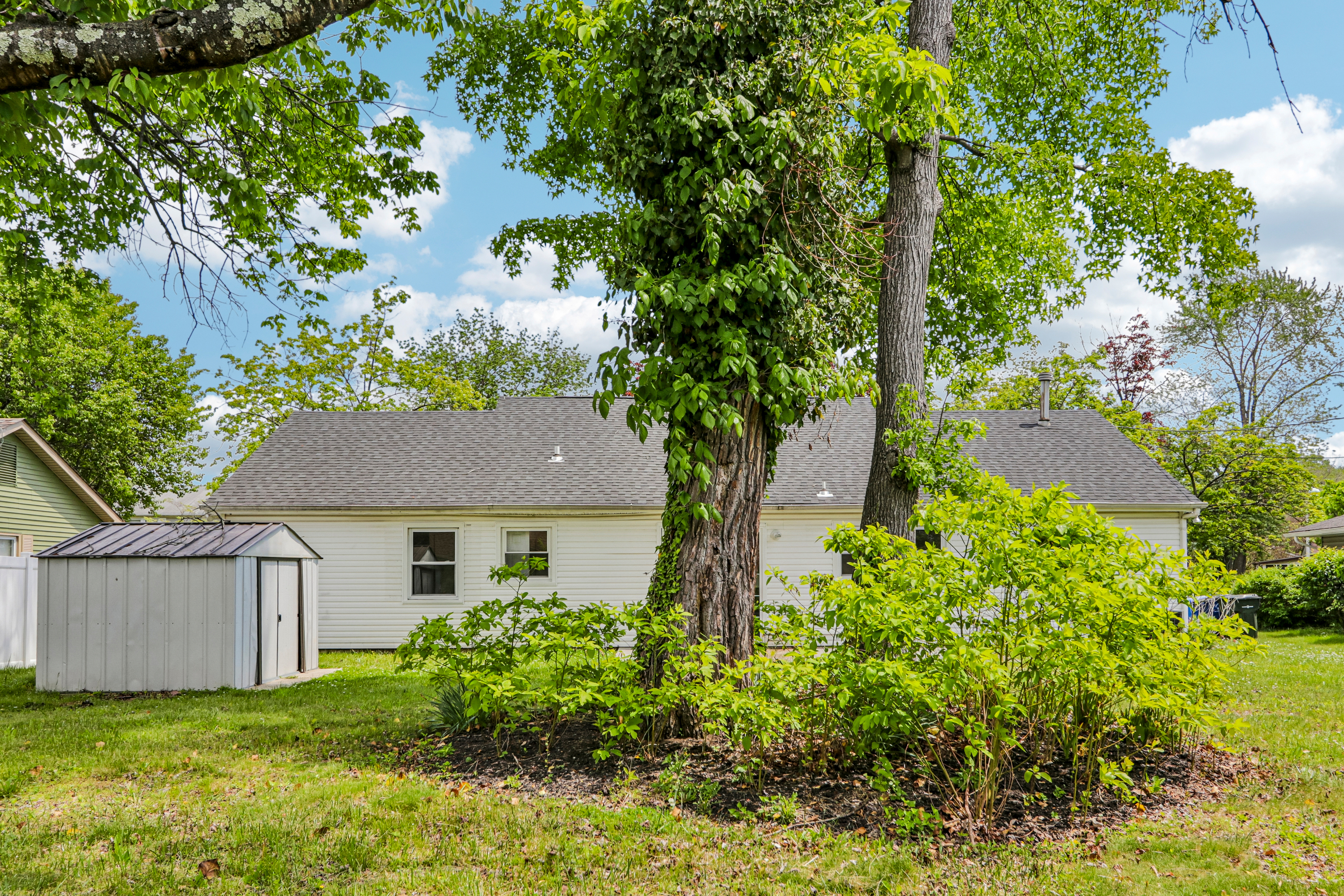 Photo 8 of 36 of 6 Newport Ln, Willingboro, NJ