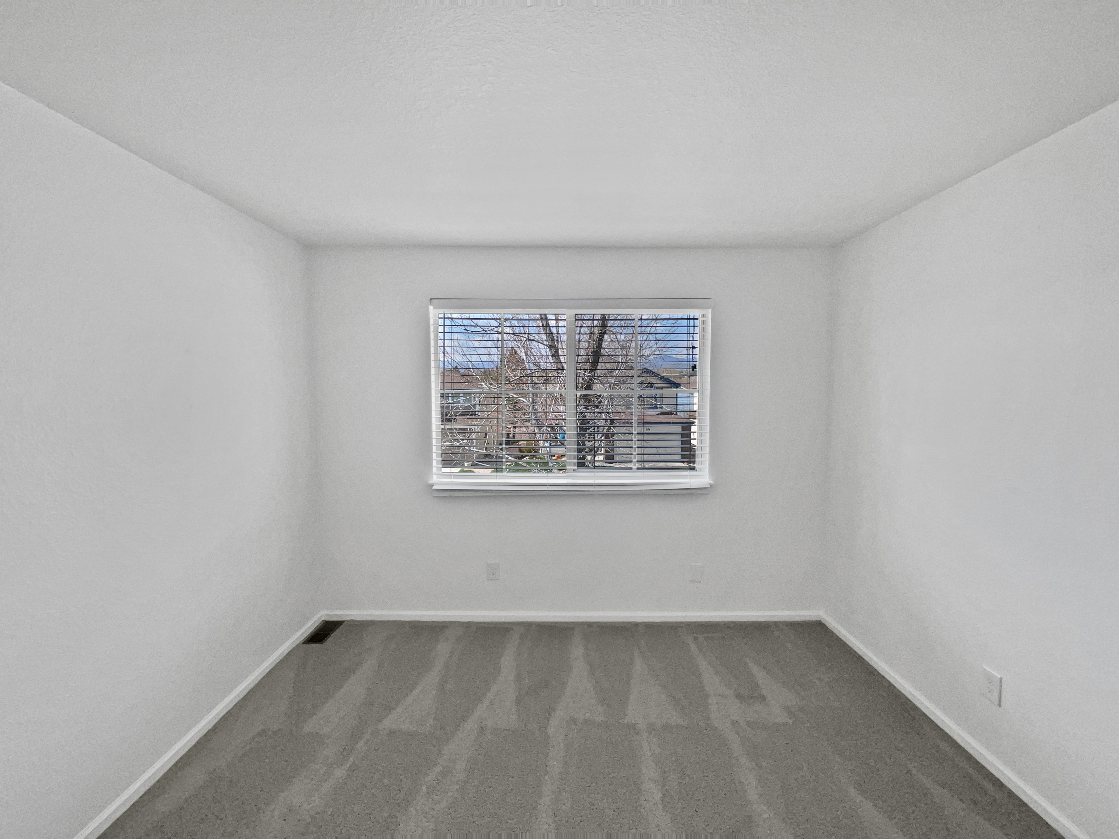 Photo 16 of 21 of 9115 W Hinsdale Pl, Littleton, CO