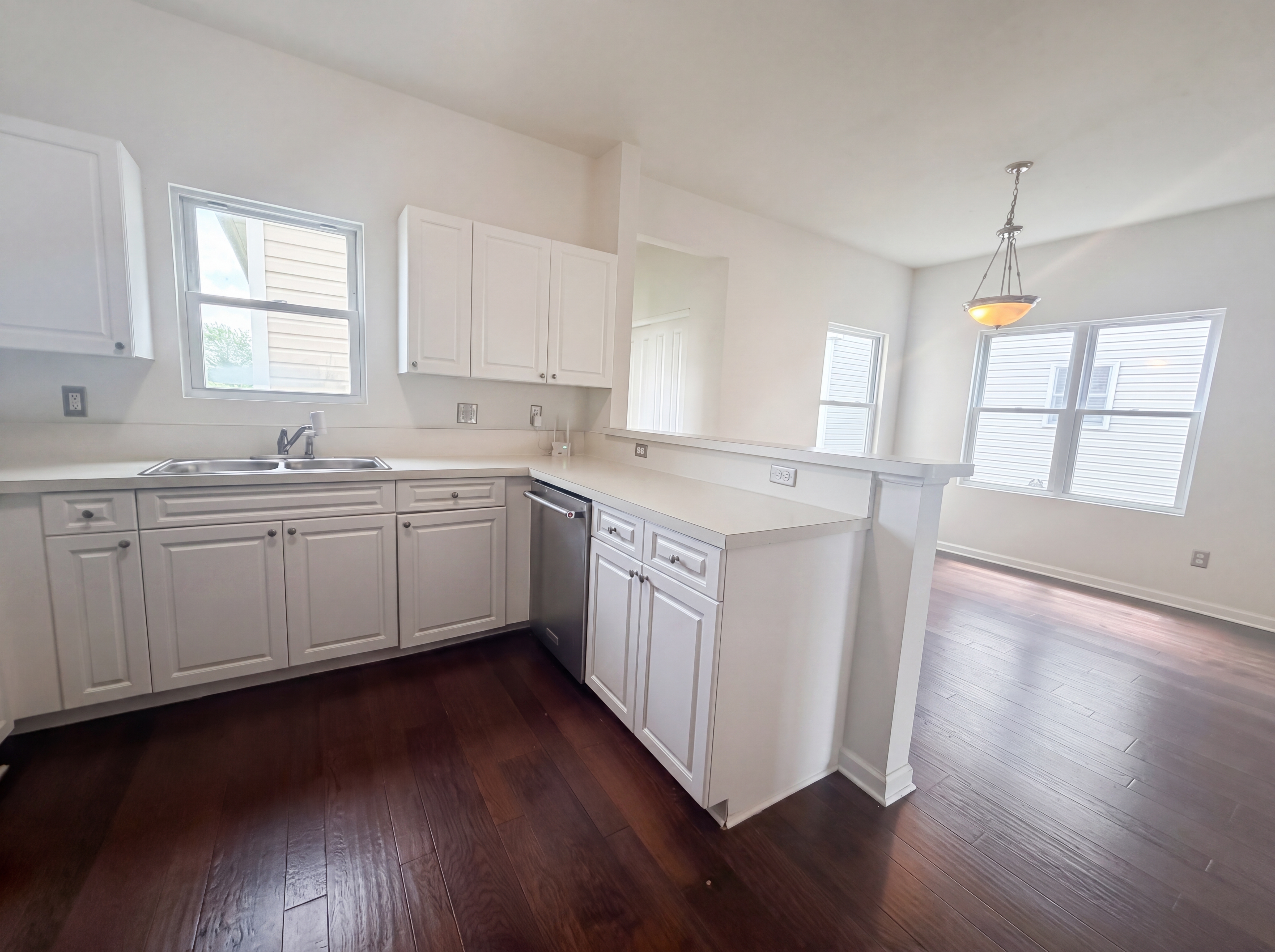 Photo 8 of 33 of 825 Summerville Dr, Delaware, OH