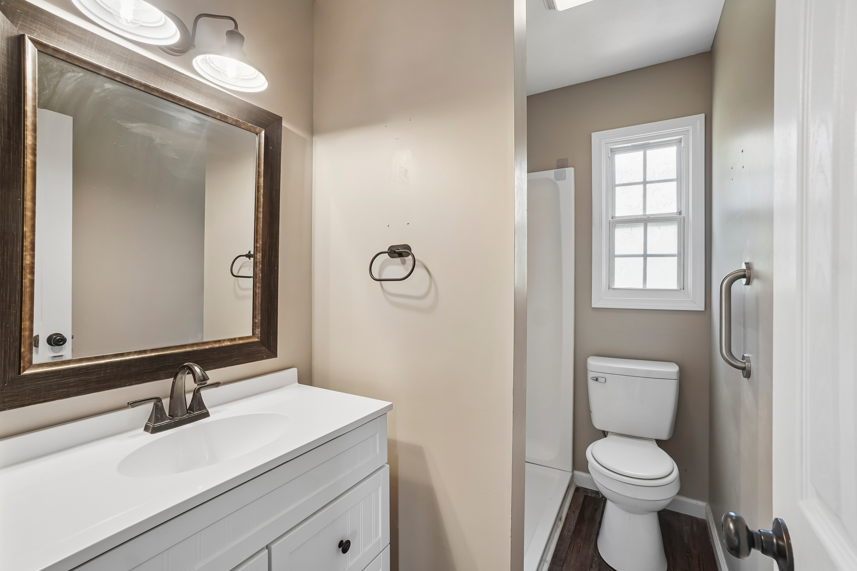 Photo 6 of 36 of 807 Hilltop Dr, Greeneville, TN