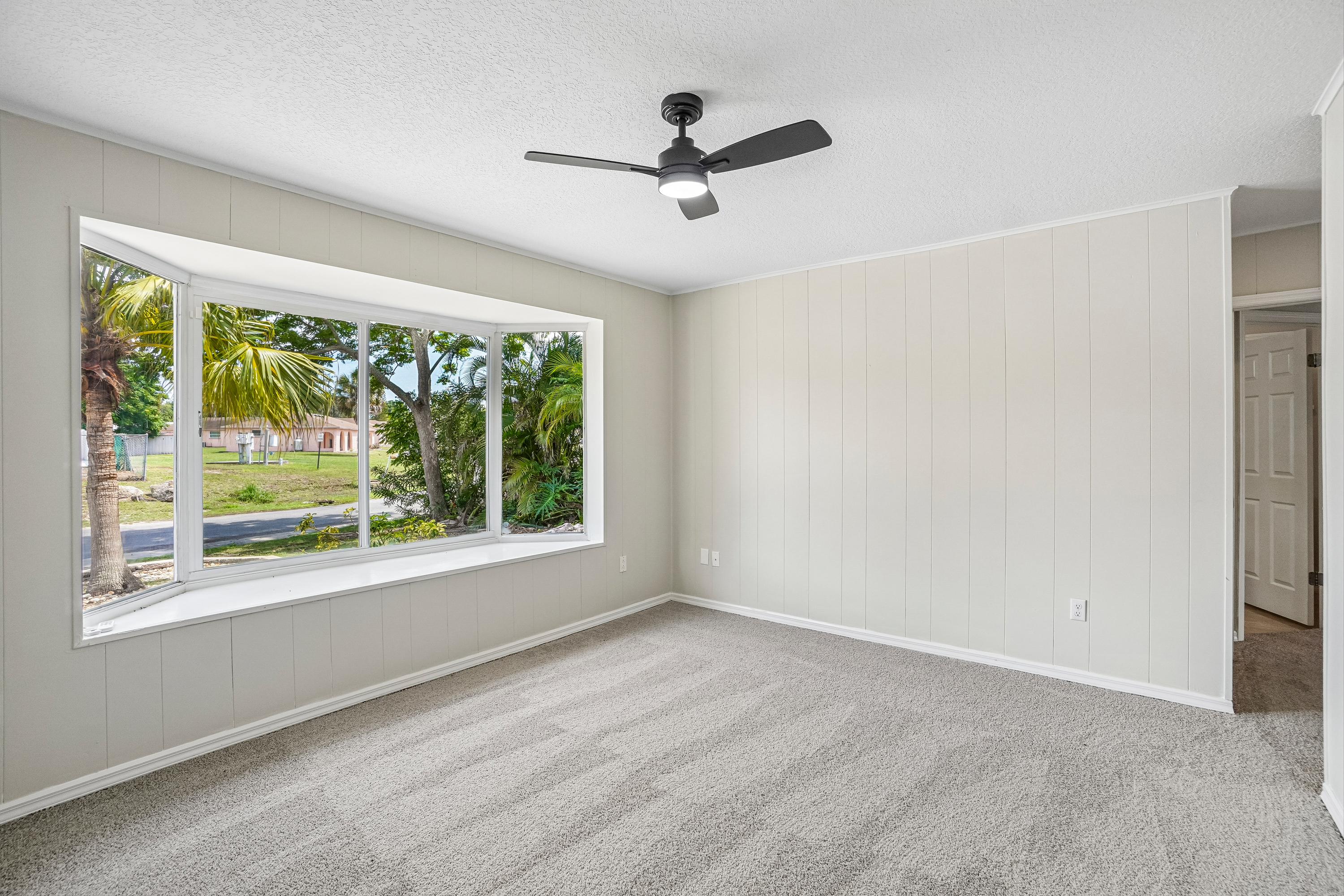 Photo 33 of 63 of 5609 Executive Dr, New Port Richey, FL
