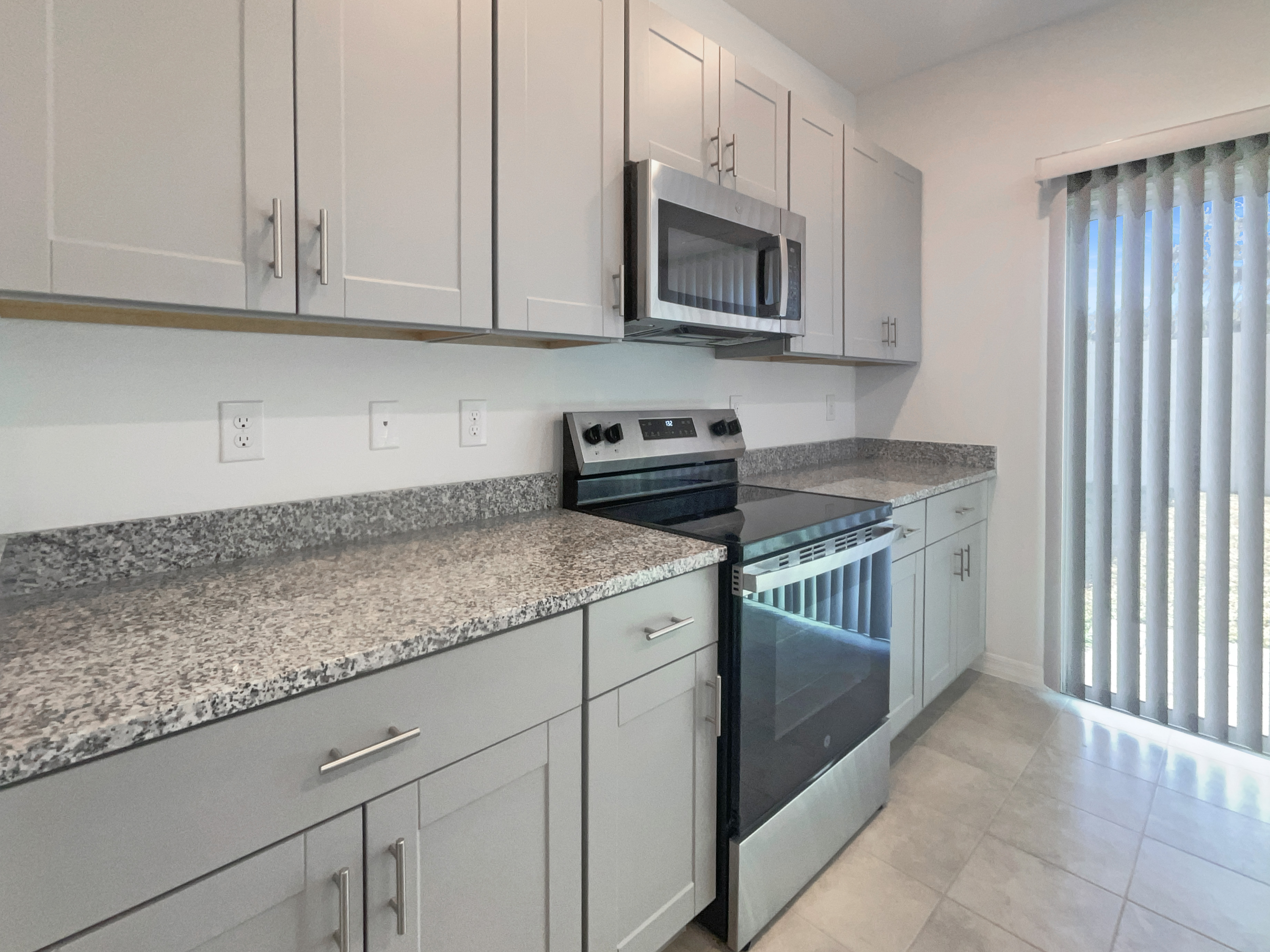 Photo 15 of 22 of 8513 Lilias Cir, Jacksonville, FL