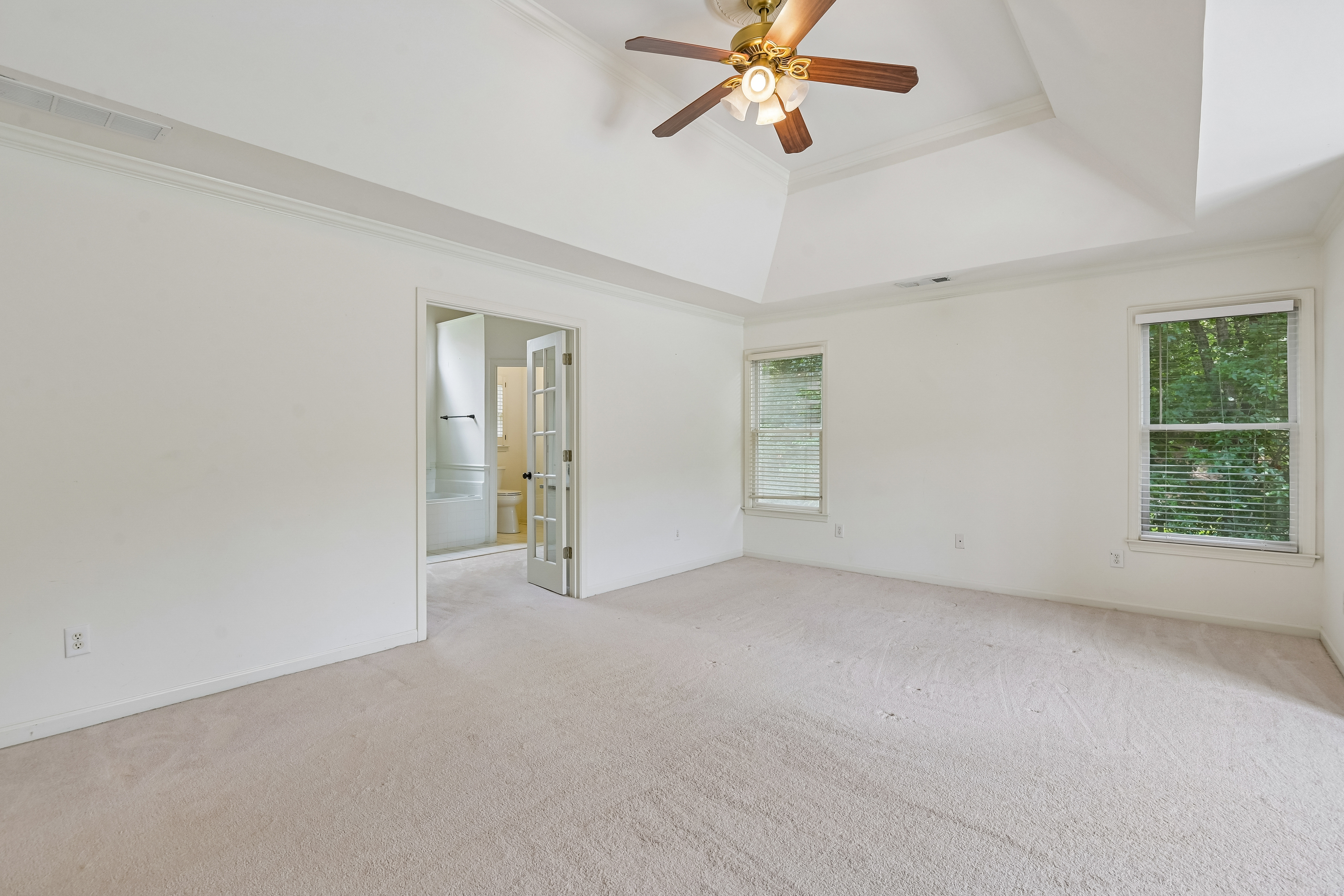 Photo 5 of 63 of 905 Yosemite Dr, Suwanee, GA