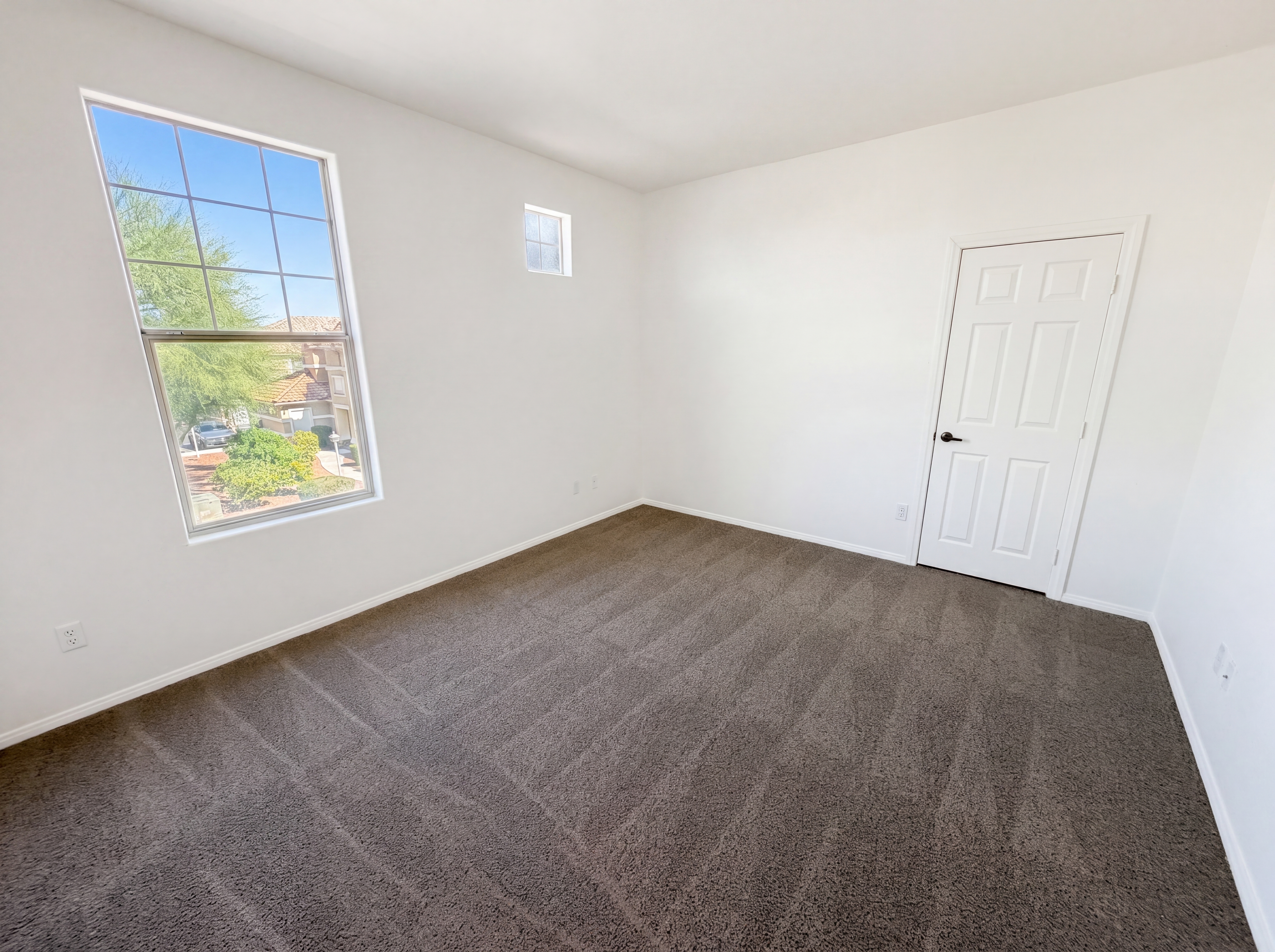 Photo 4 of 33 of 5855 Valley Dr, North Las Vegas, NV