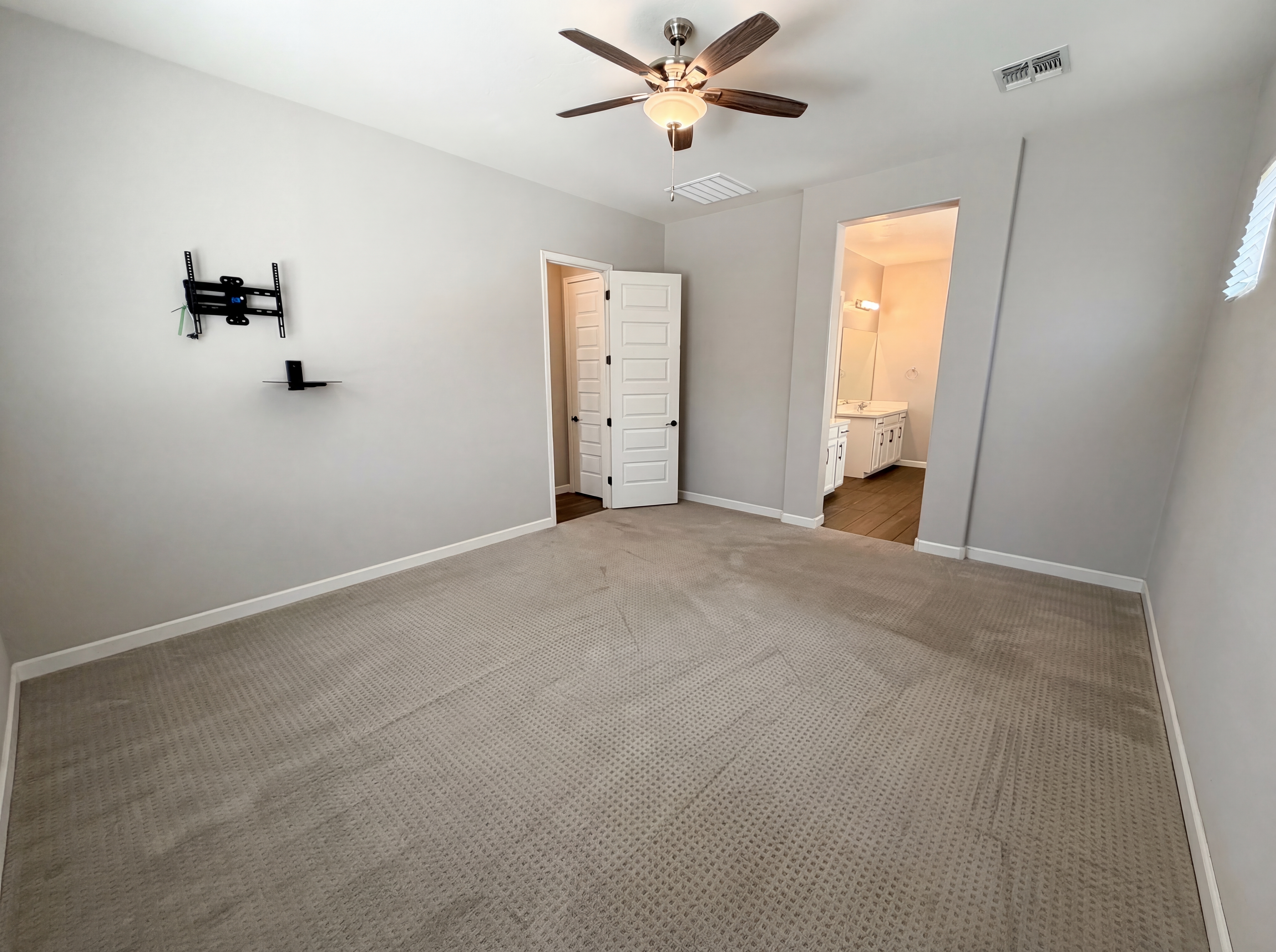 Photo 4 of 41 of 13724 W Harvest Ave, Litchfield Park, AZ
