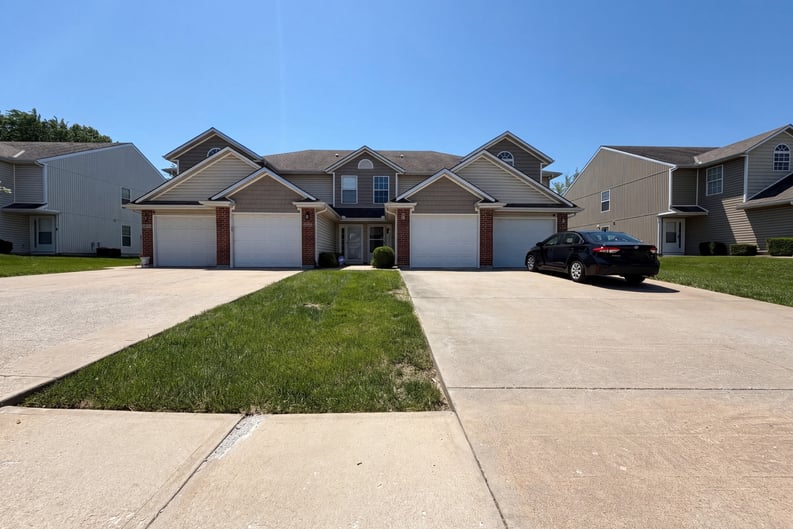 Property photo 1 of 10559 E 46th Ter