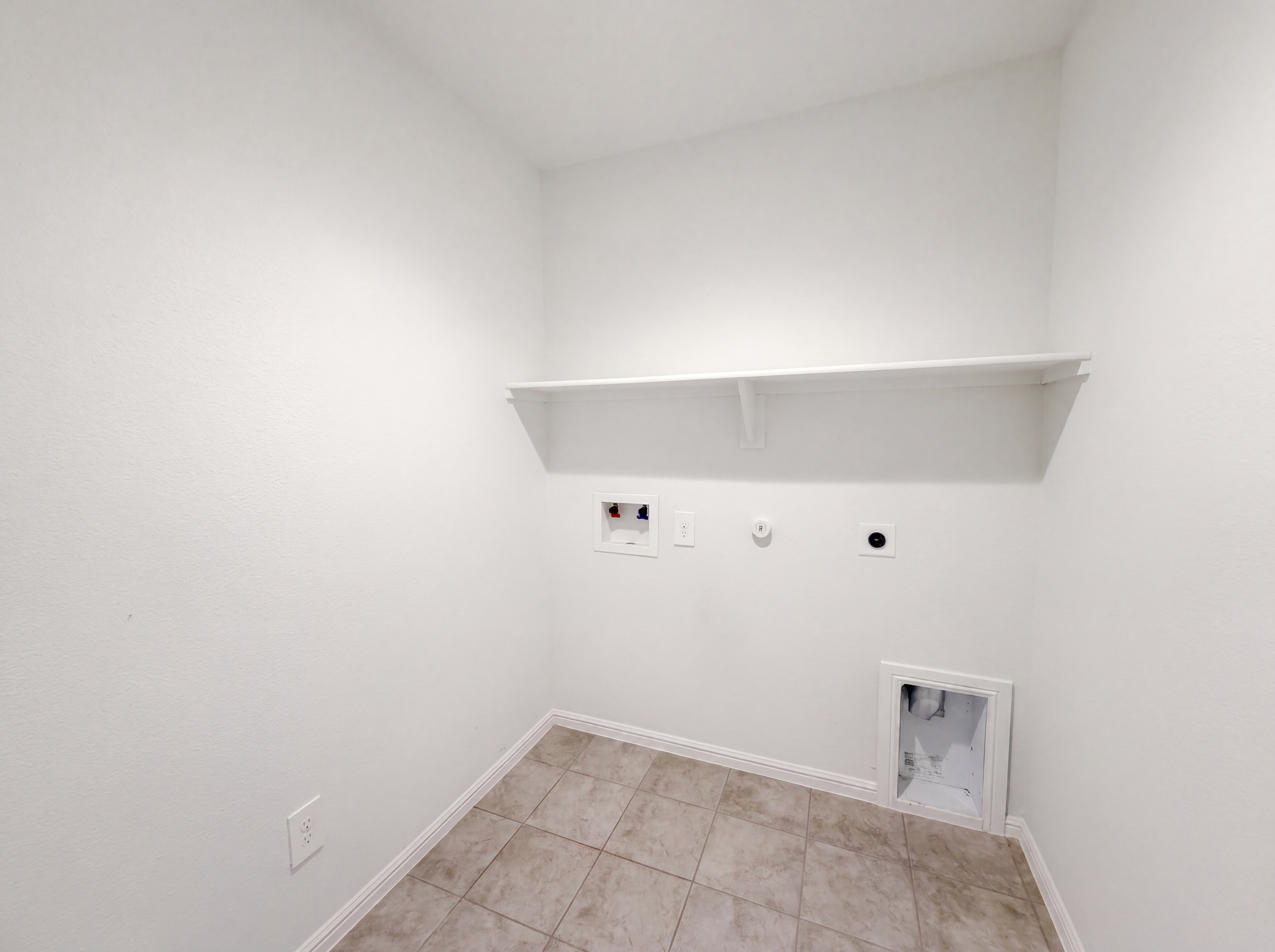 Photo 14 of 16 of 13592 Gunsmoke Ln, Cresson, TX