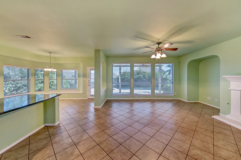 Photo 13 of 36 - 5536 Lavaca Rd, Grand Prairie, TX 75052
