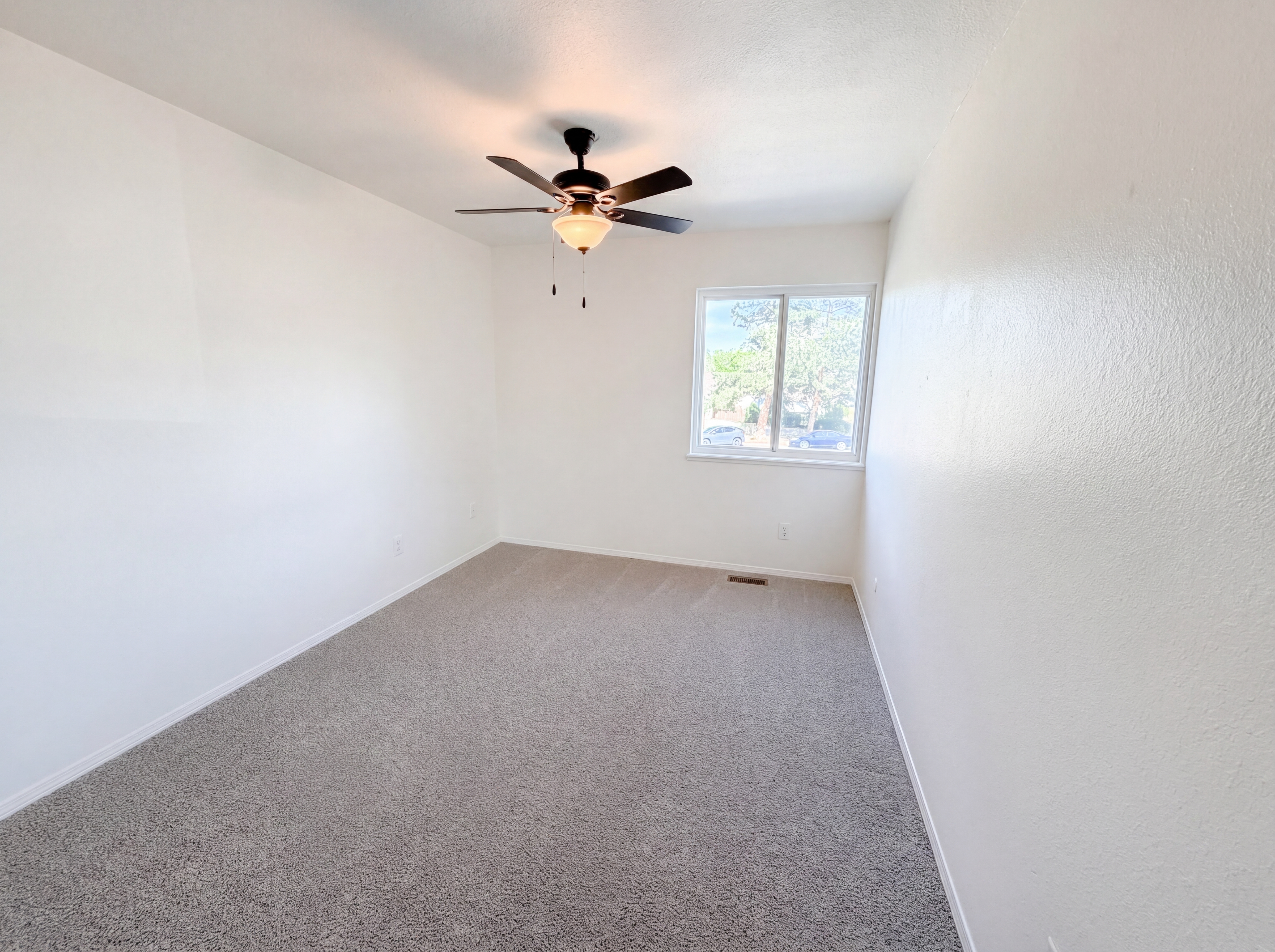 Photo 21 of 42 of 10330 E Weaver Pl, Englewood, CO