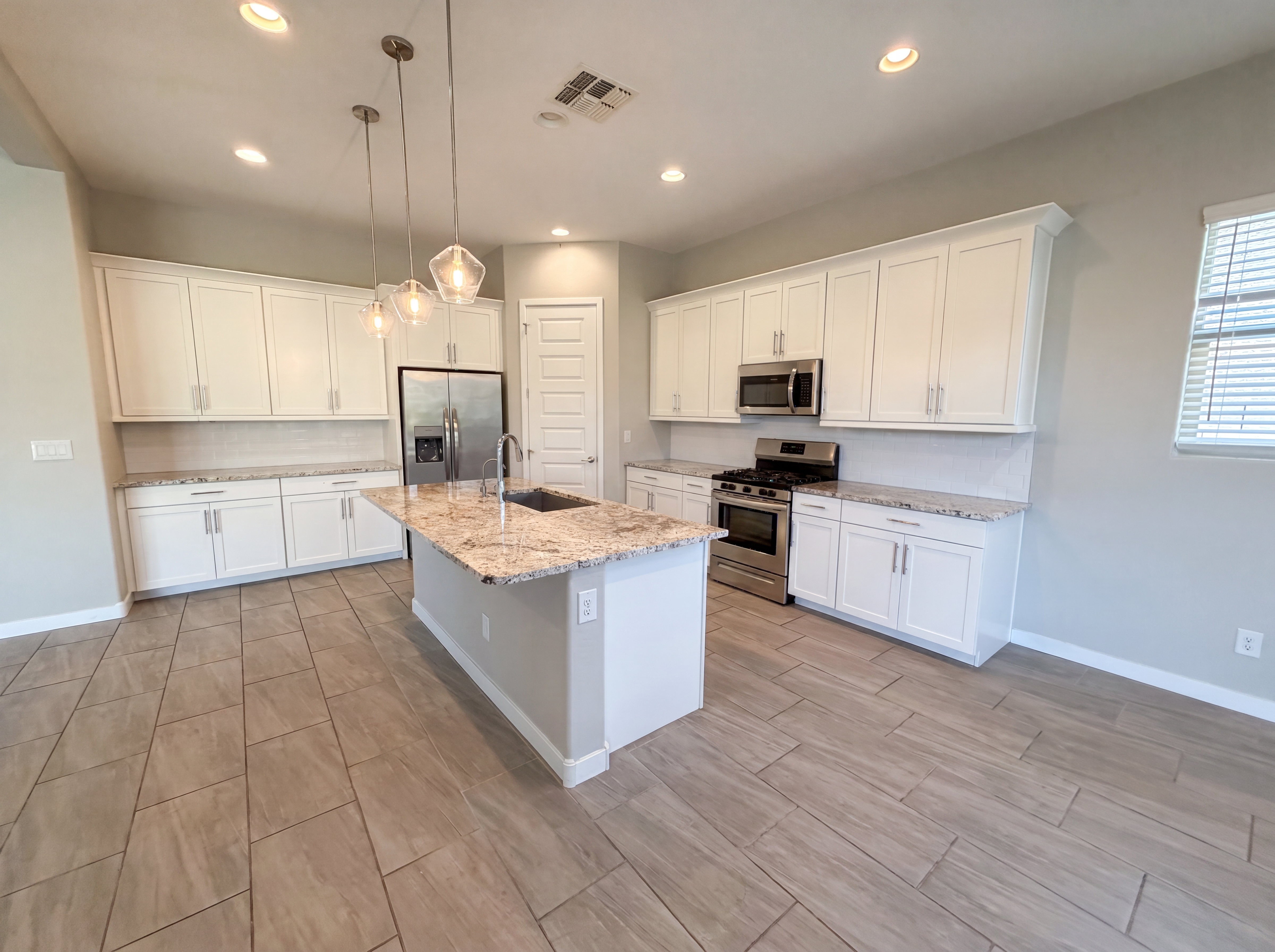 Photo 2 of 43 of 3226 N 197th Ave, Buckeye, AZ