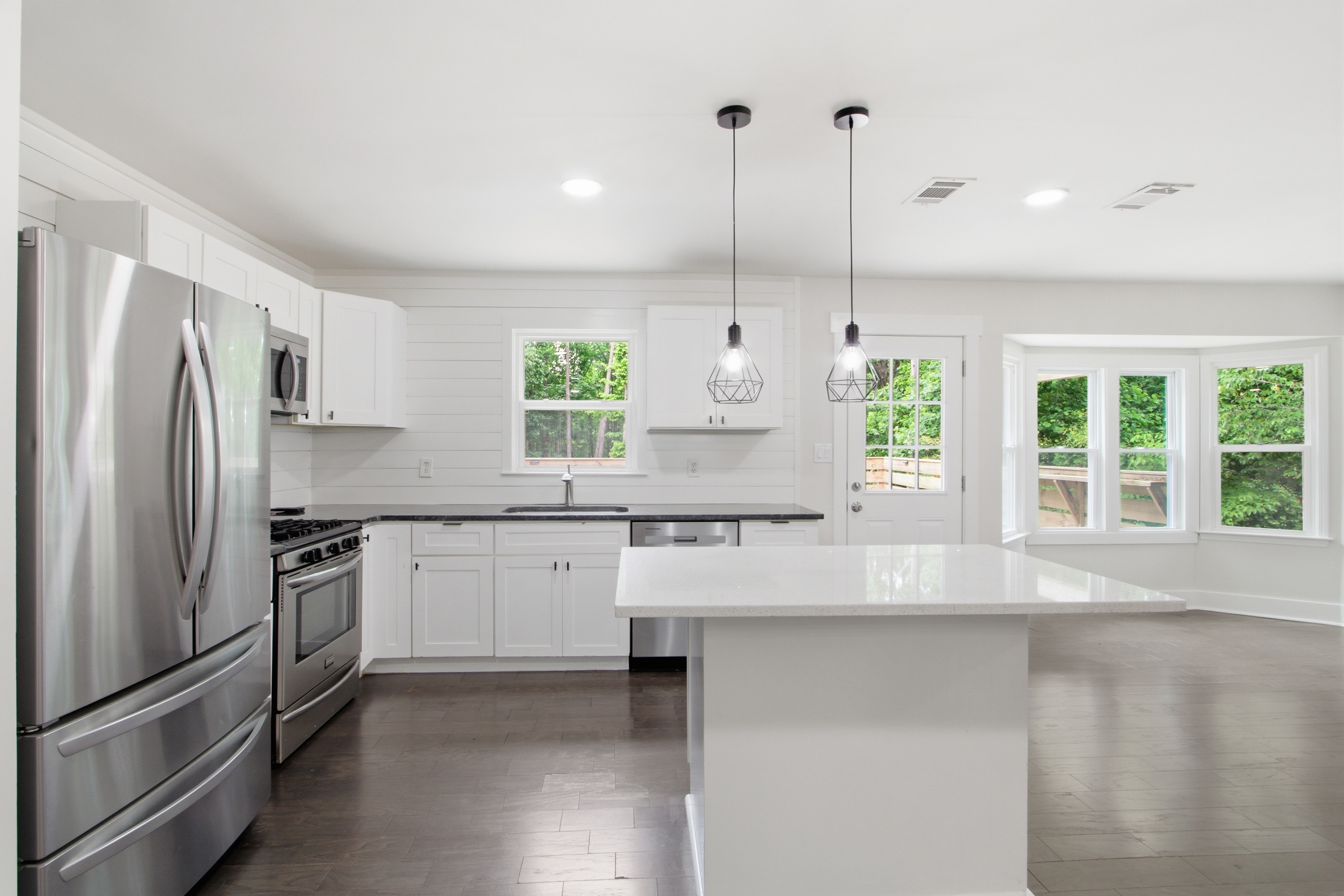 Photo 10 of 33 of 1239 Ashbrook Dr, Lawrenceville, GA