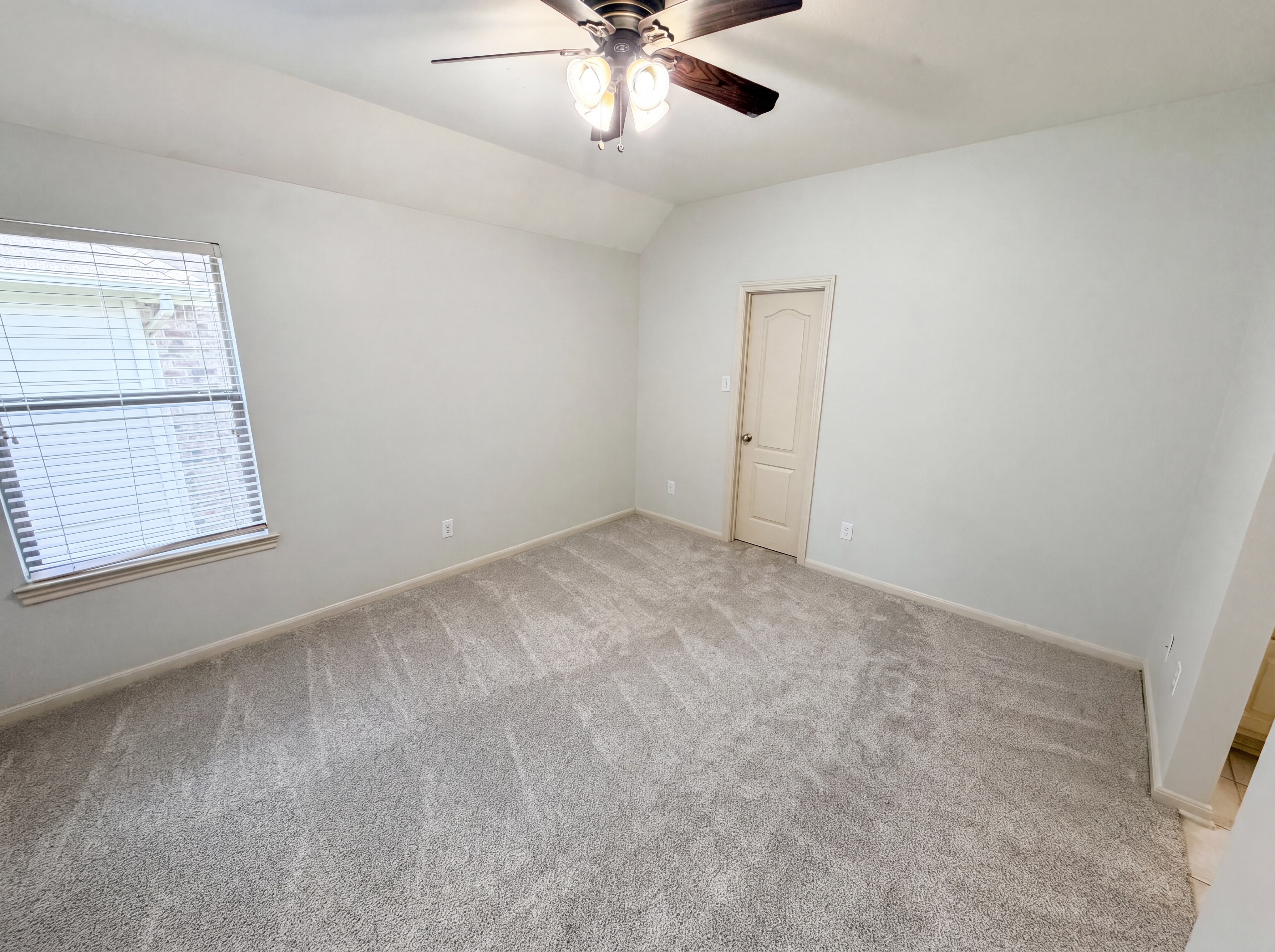 Photo 20 of 36 of 15822 Maple Shores Dr, Houston, TX