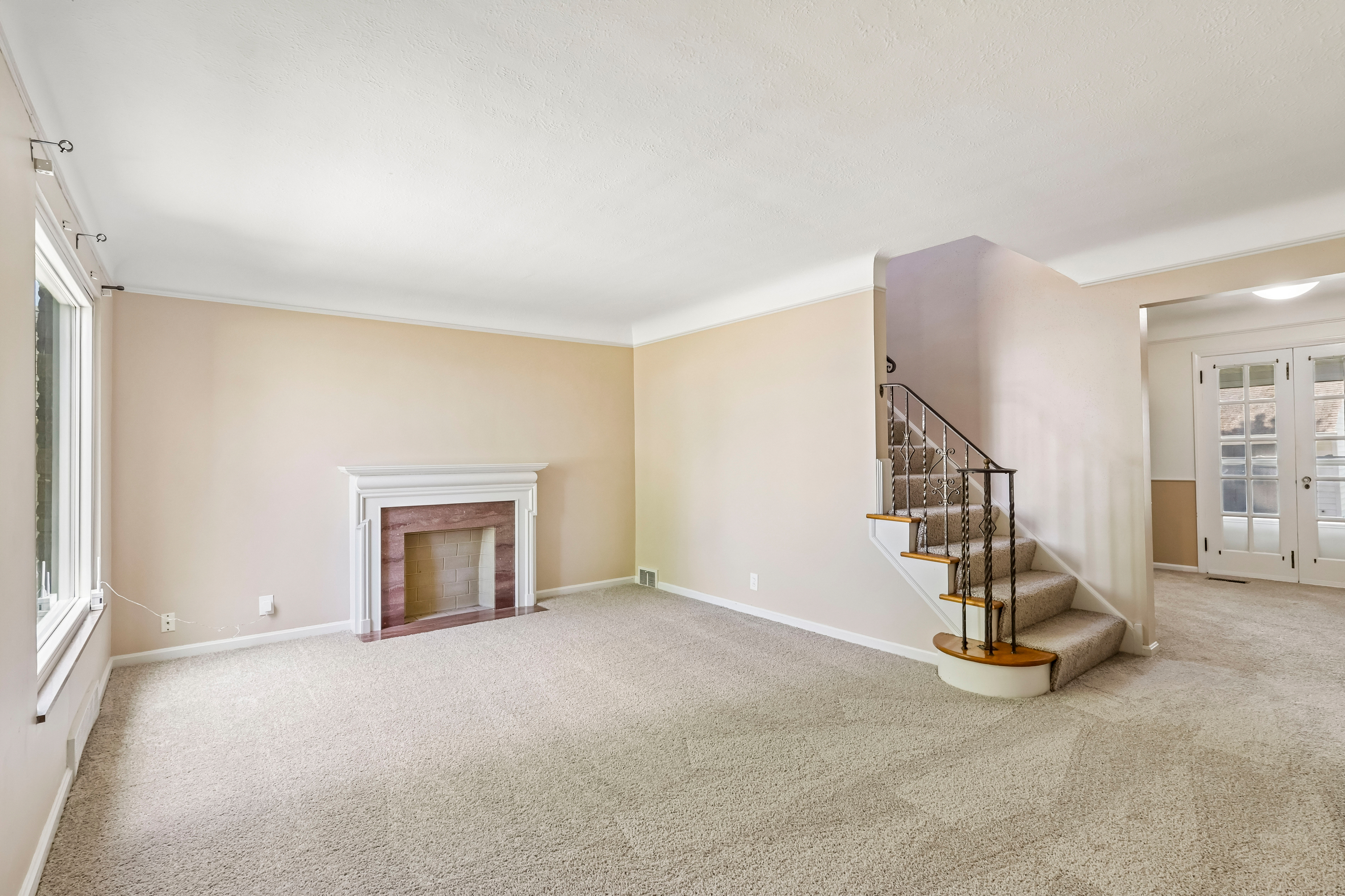 Photo 19 of 39 of 8223 Manorford Dr, Cleveland, OH
