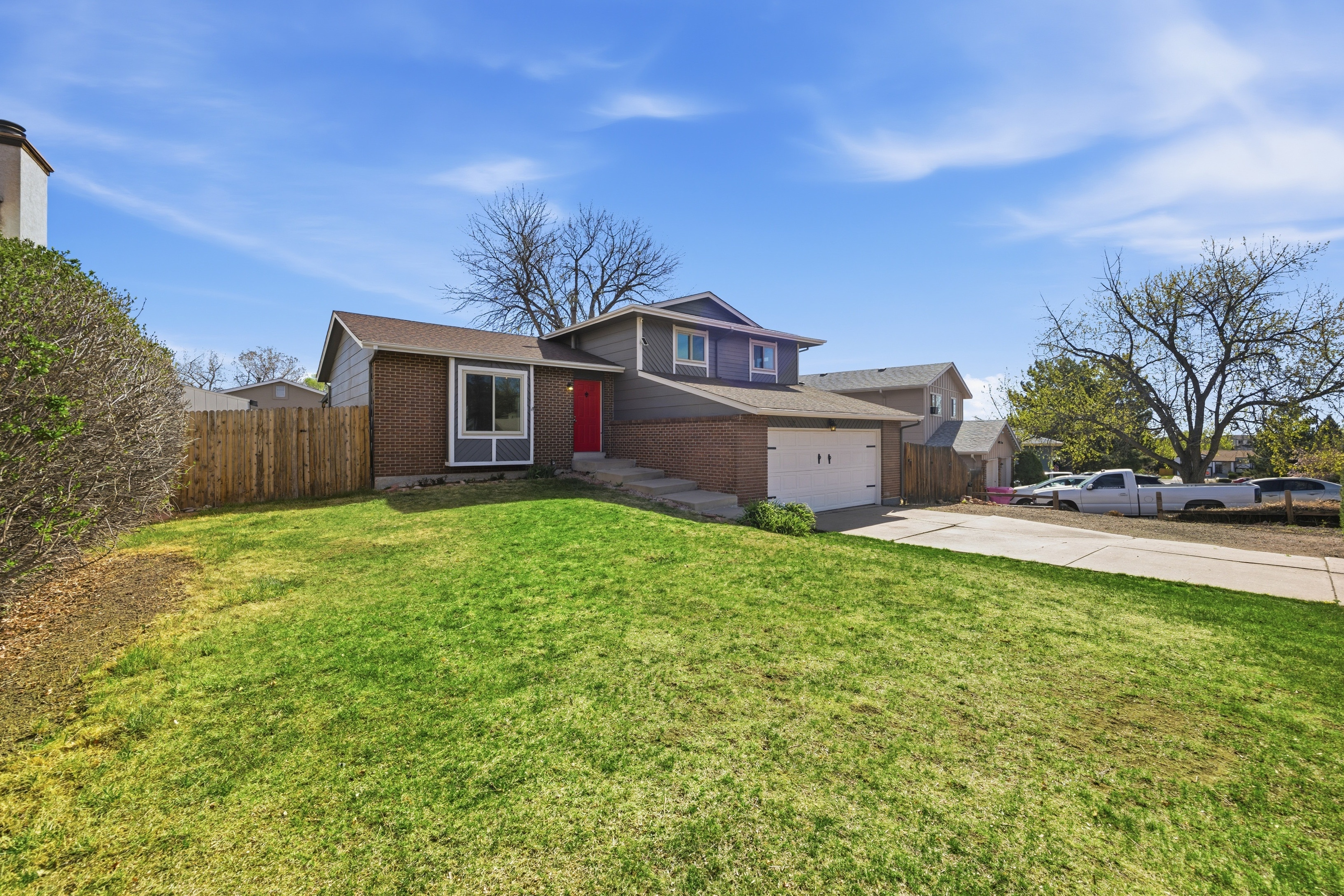 Photo 8 of 51 of 912 Amsterdam Dr, Colorado Springs, CO