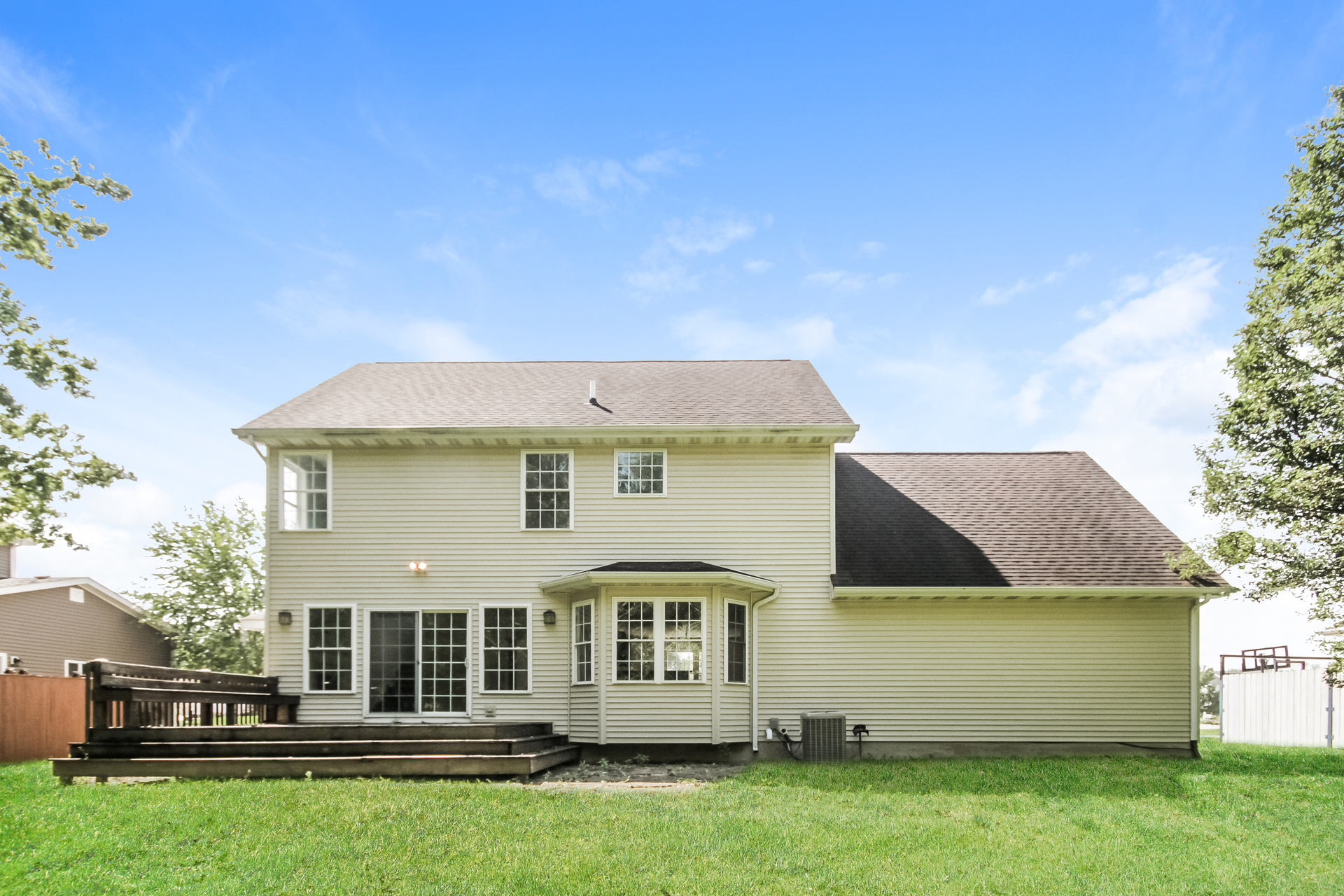 Photo 5 of 23 of 1310 Dune Meadows Dr, Chesterton, IN
