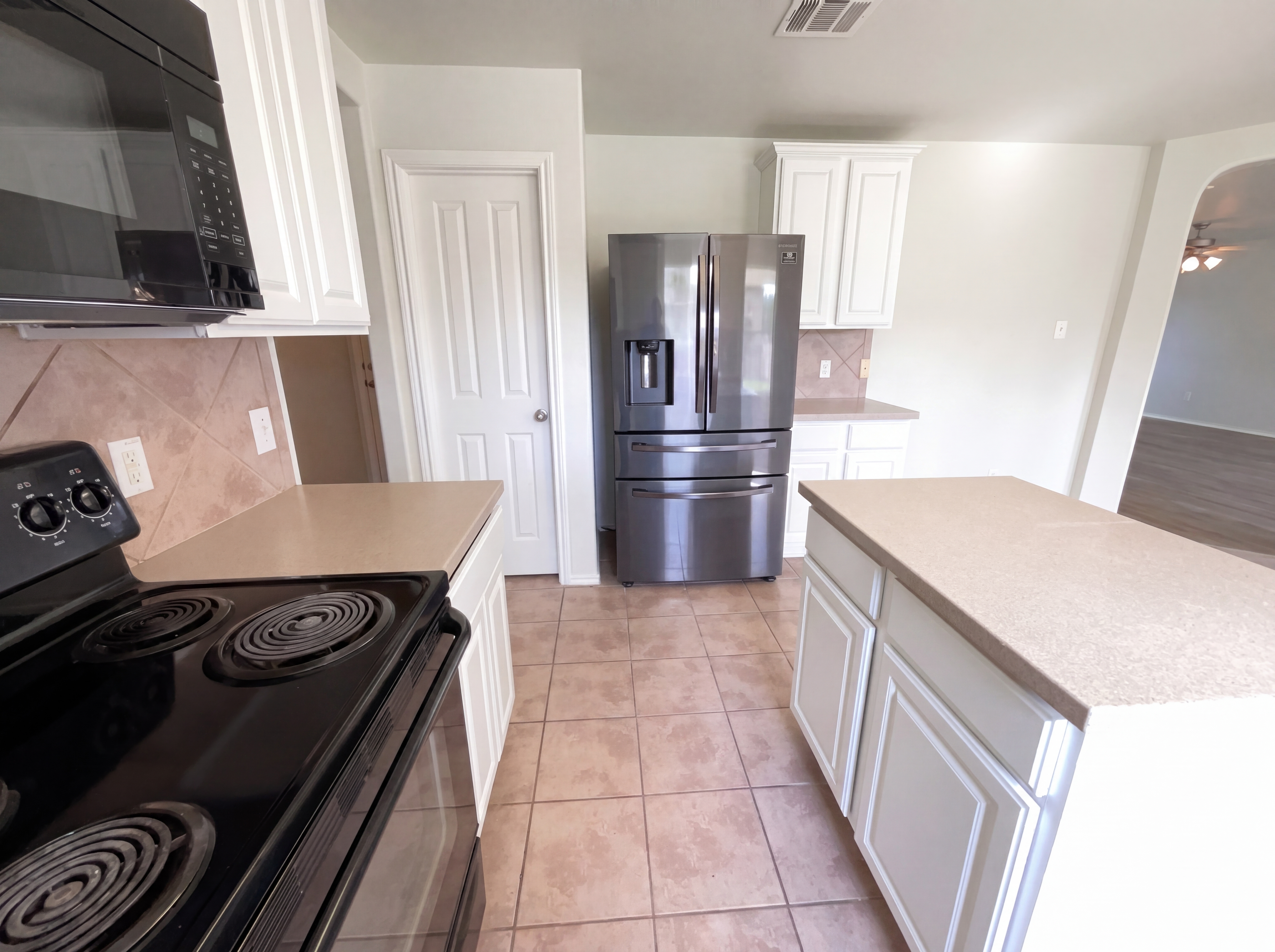 Photo 8 of 21 of 907 Magnolia Crst, San Antonio, TX