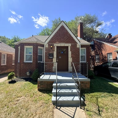 Property photo 1 of 16853 Saint Marys St