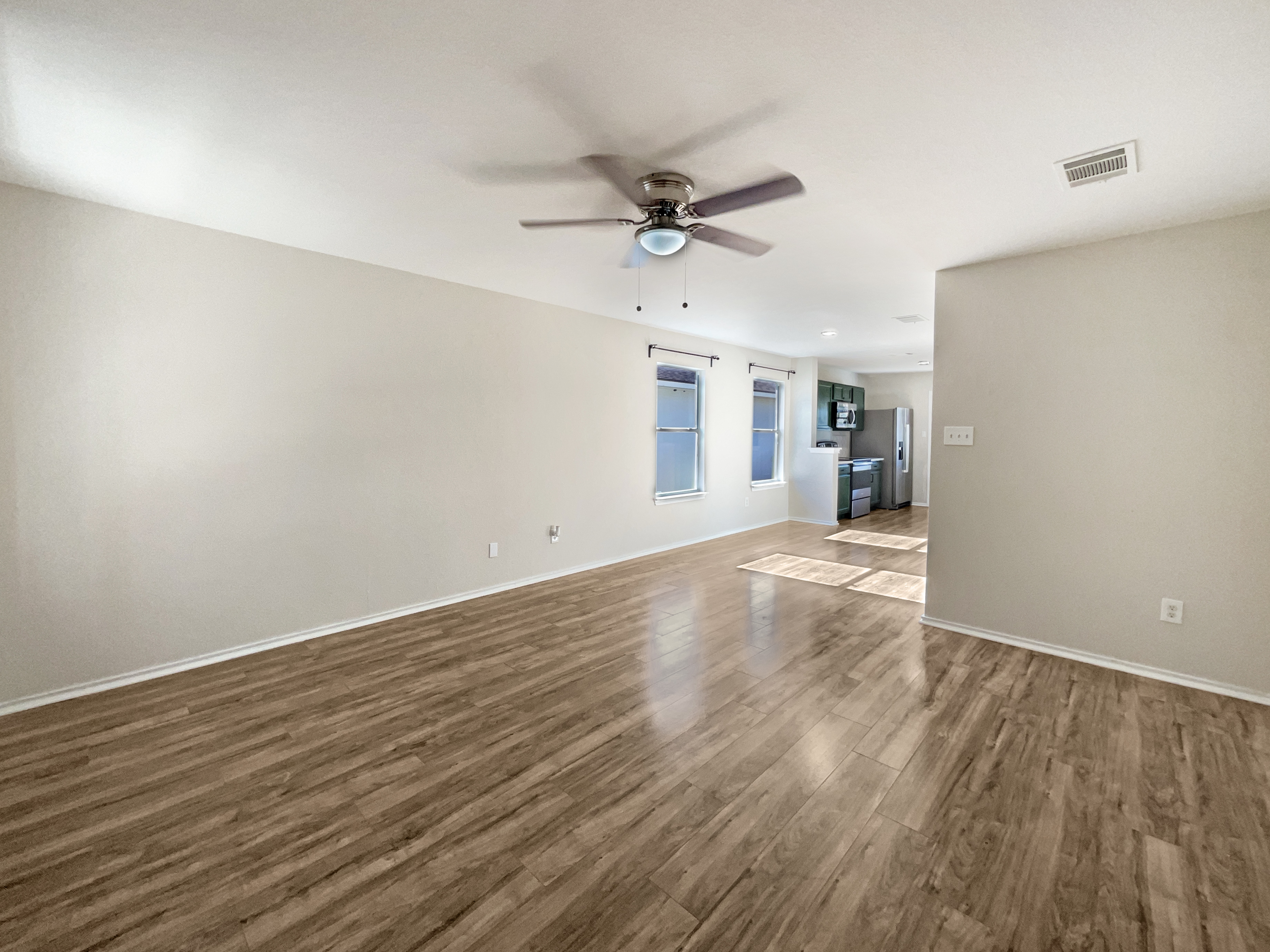 Photo 3 of 24 of 12712 Saint Mary Dr, Manor, TX