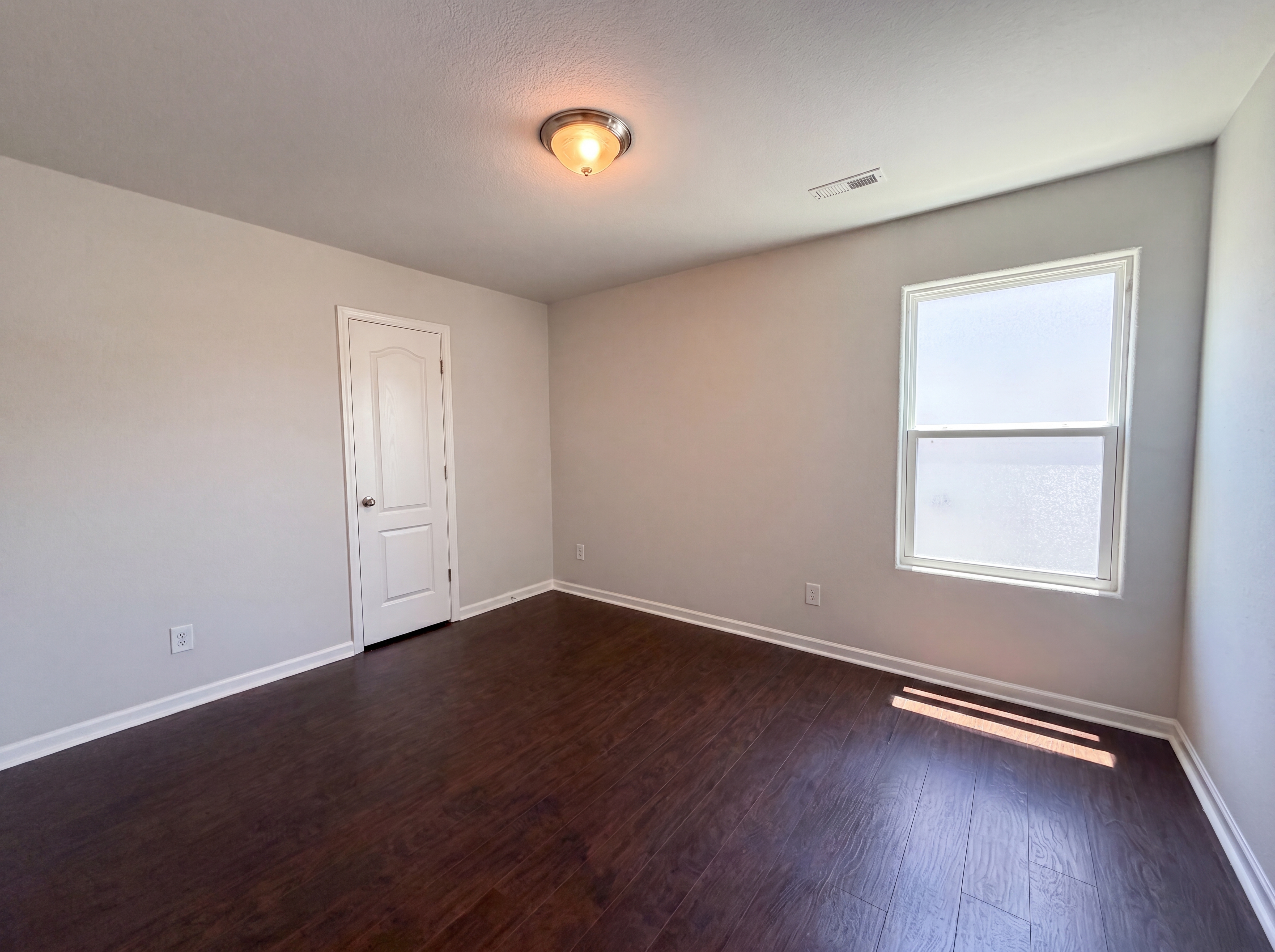 Photo 12 of 17 of 4034 Rosfield Dr, Charlotte, NC