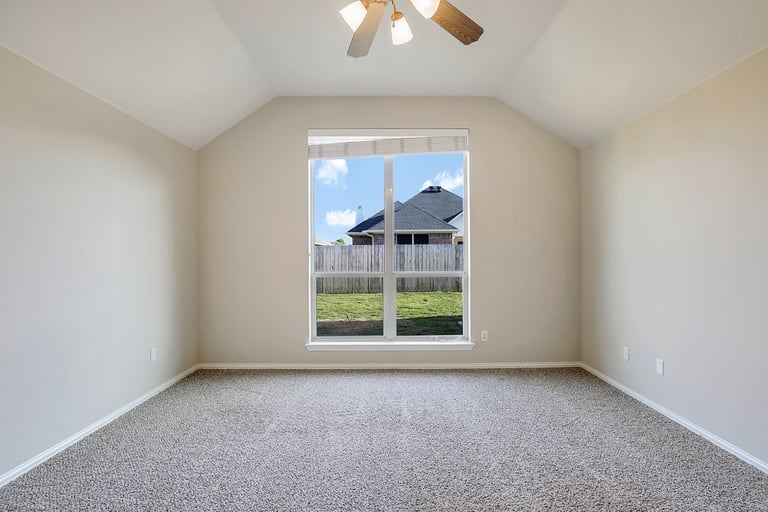 Photo 14 of 26 - 9029 River Falls Dr, Fort Worth, TX 76118
