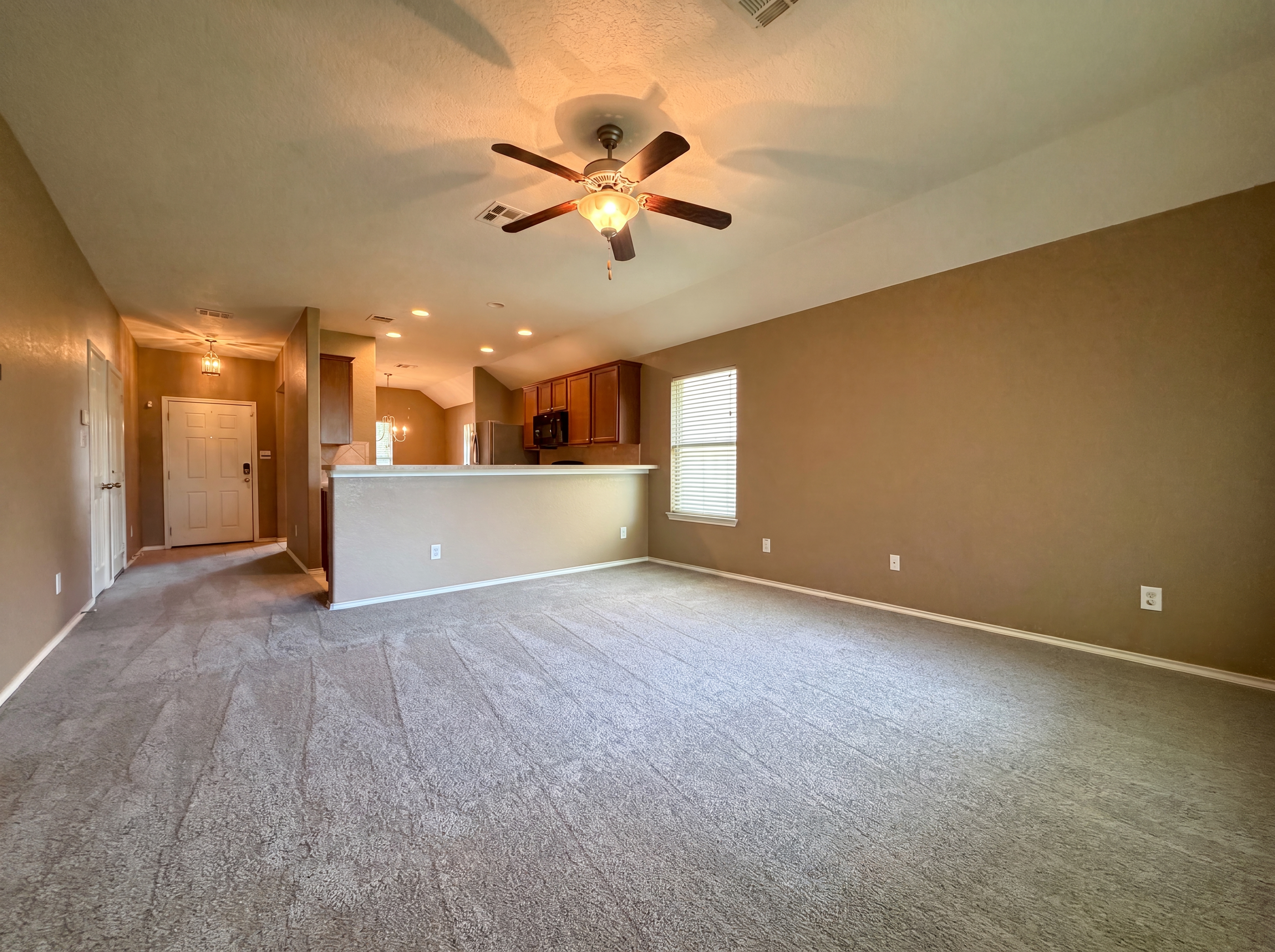 Photo 3 of 15 of 361 Saddlehorn Way, Cibolo, TX