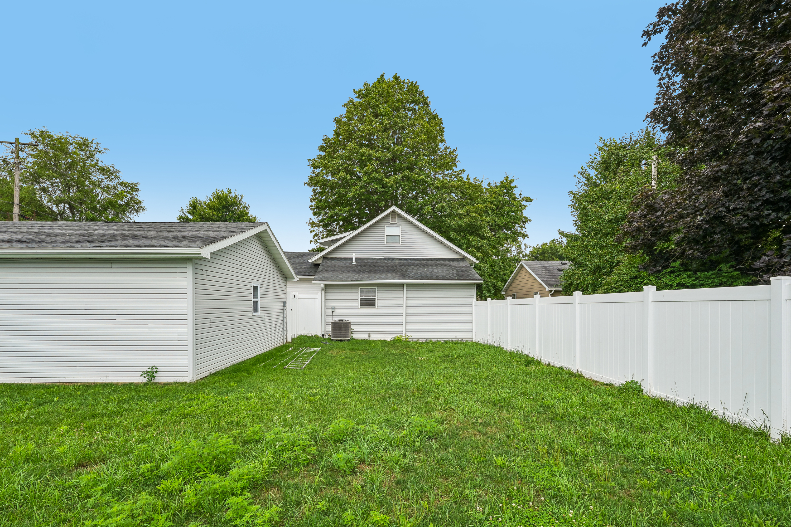 Photo 45 of 51 of 205 N Washington St, Arcadia, IN