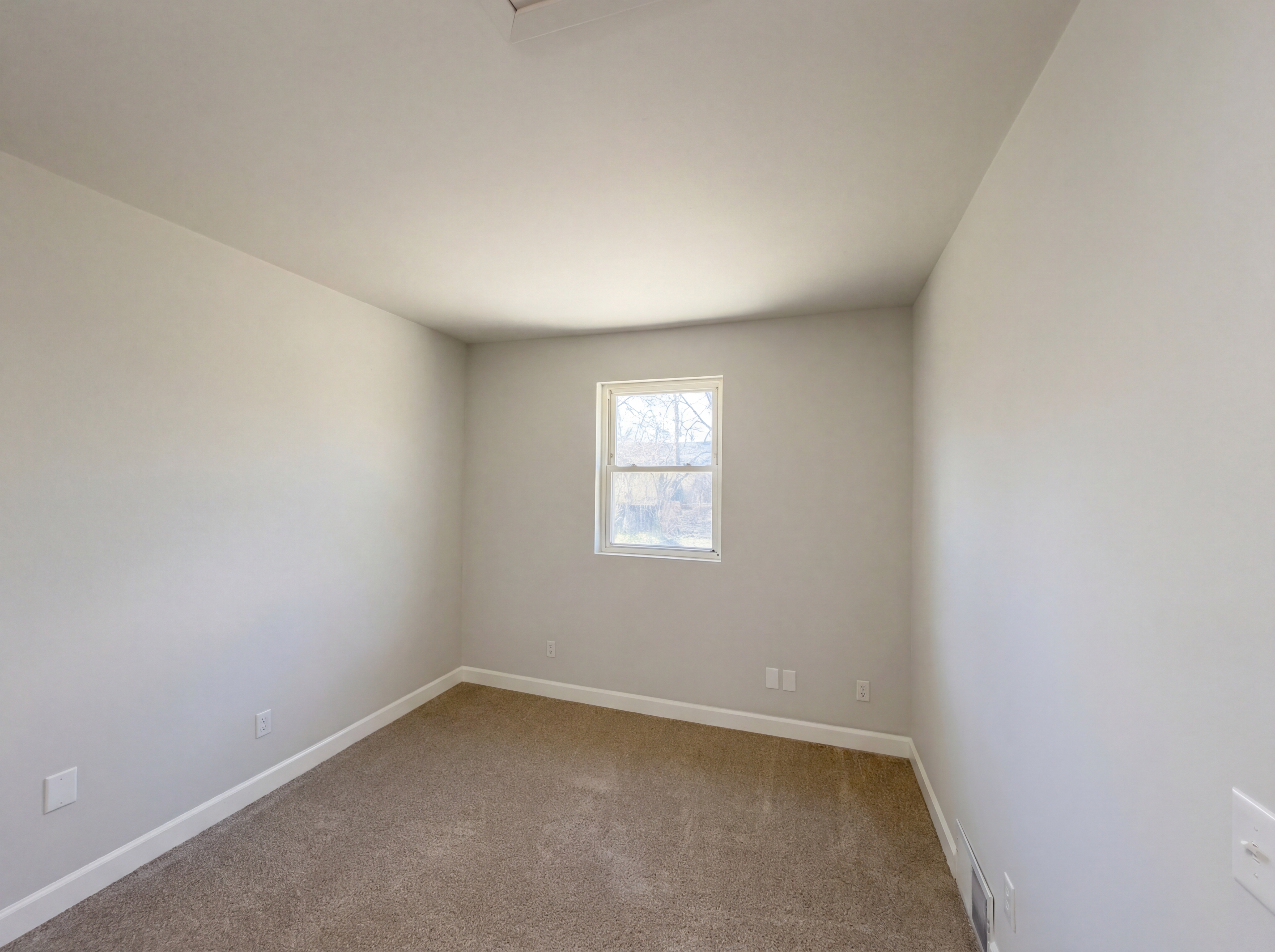 Photo 4 of 20 of 1858 Aspenhill Dr, Cincinnati, OH