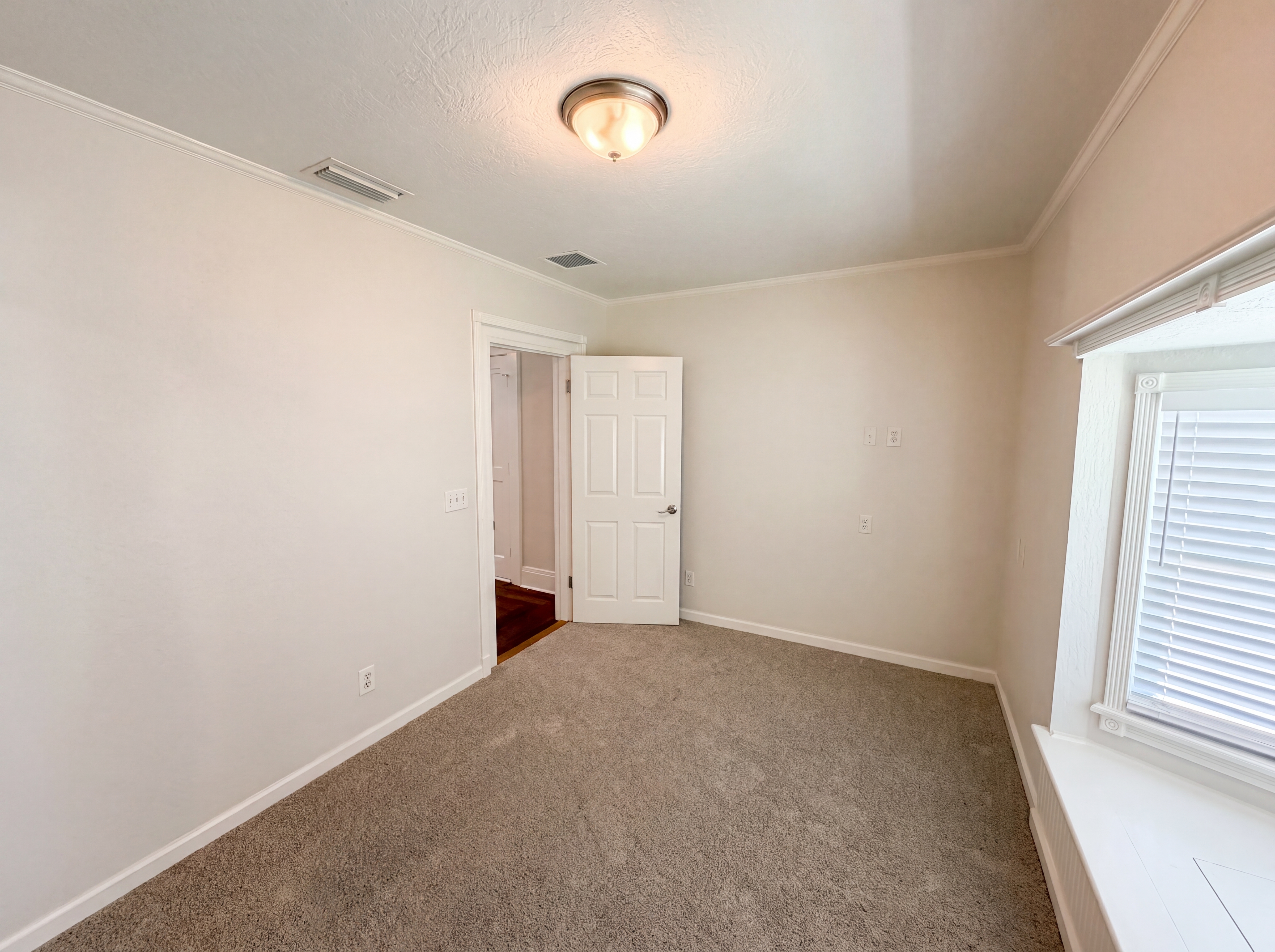 Photo 20 of 25 of 535 Palmetto Dr, Melbourne, FL
