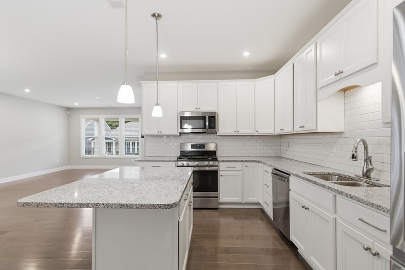 Property photo 2 of 210 Balsam Dr