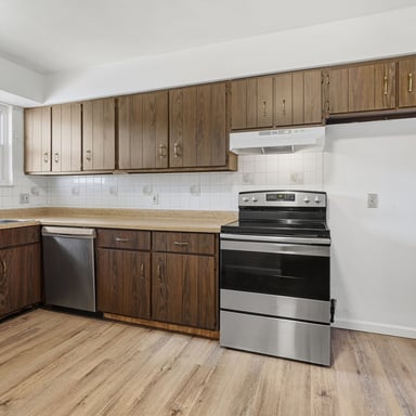 Property photo 2 of 8 Monticello Pl