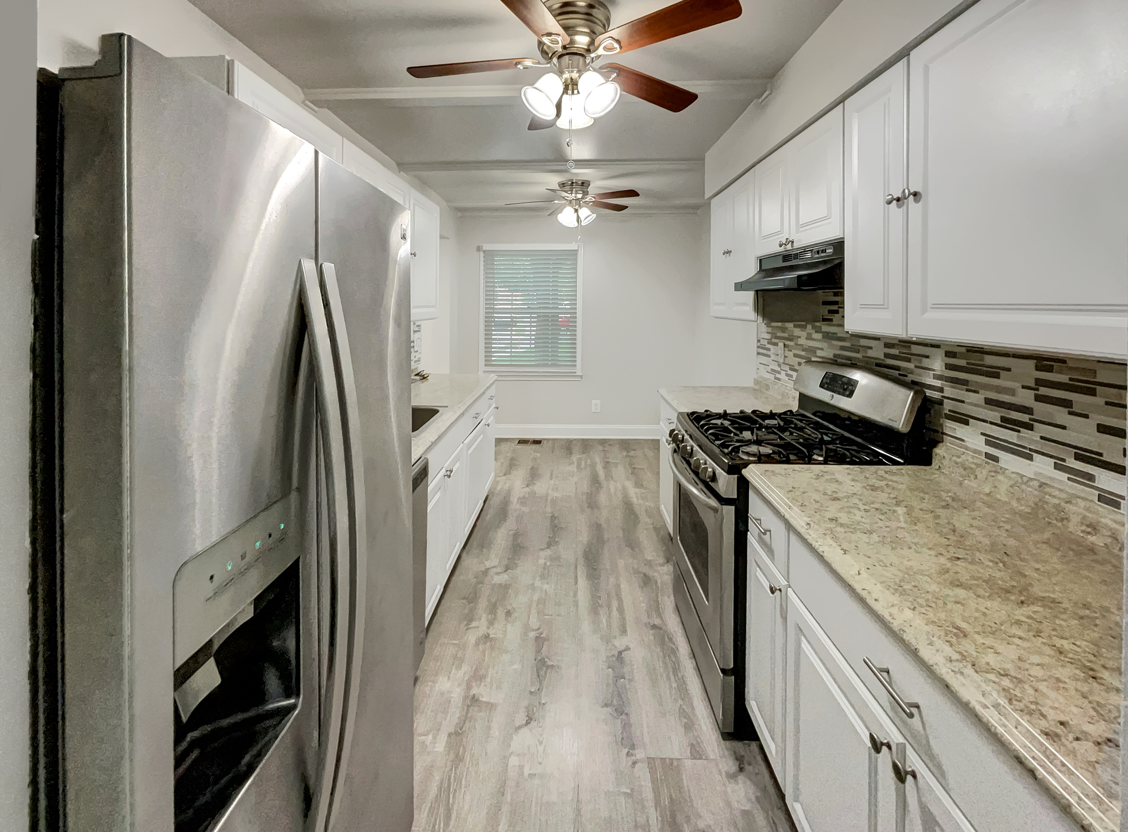 Photo 10 of 22 of 14849 Leicester Ct, Centreville, VA