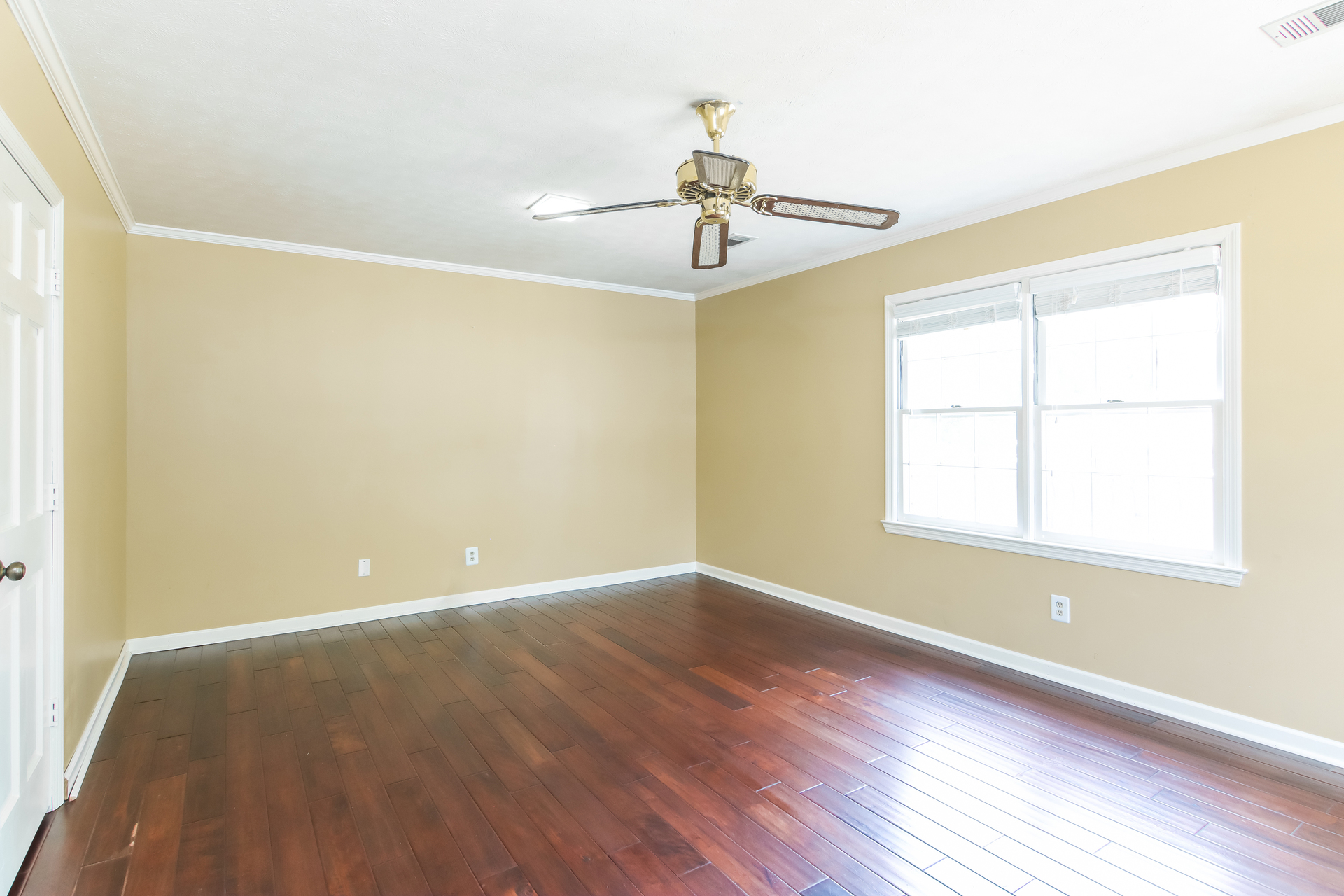 Photo 7 of 20 of 4303 Castlewood Pkwy, Columbus, GA