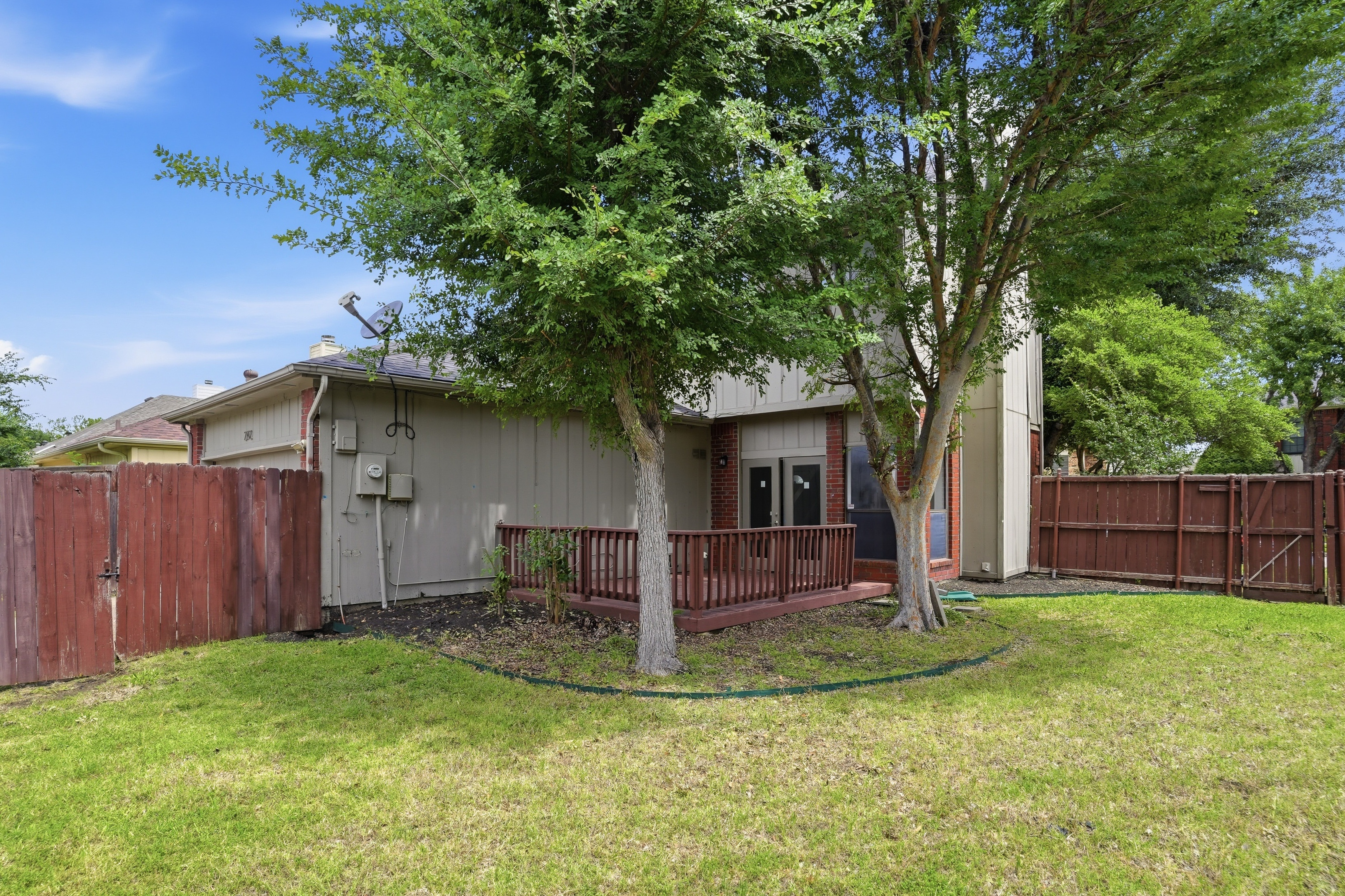 Photo 5 of 31 of 2142 Falcon Ridge Dr, Carrollton, TX