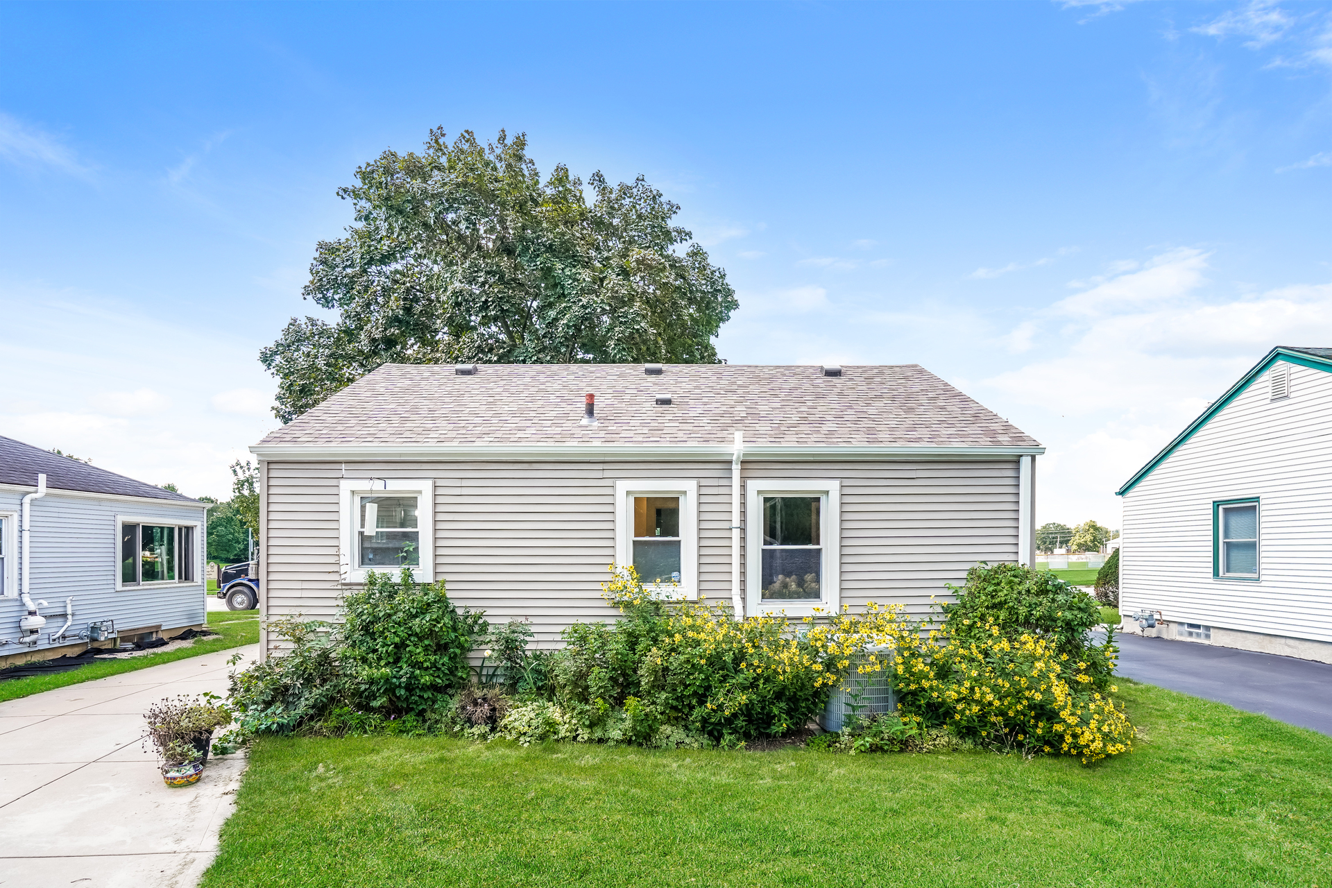 Photo 5 of 20 of 181 Walton Ave, Waukesha, WI