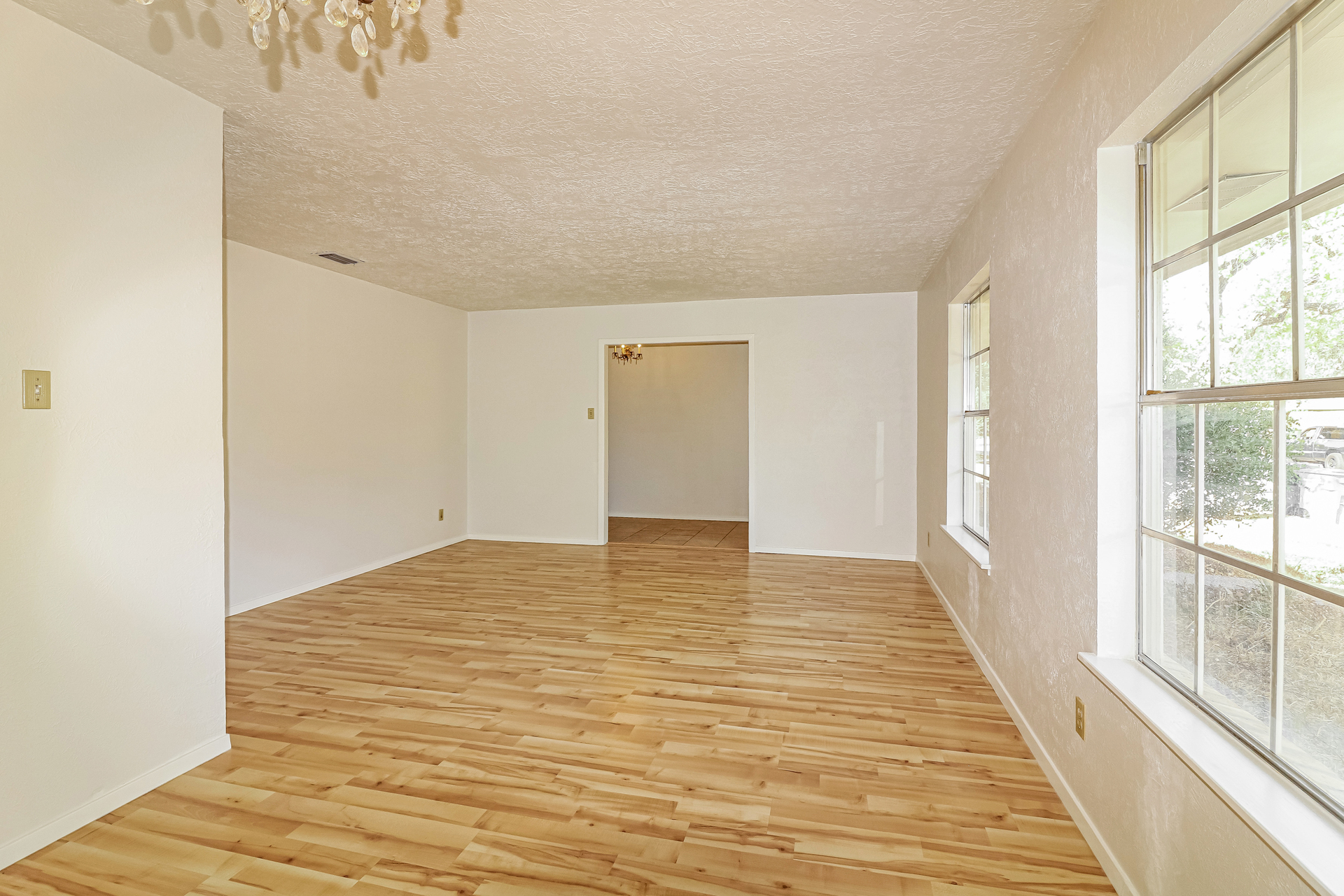 Photo 10 of 21 of 6409 Coral Gables Dr, Corpus Christi, TX
